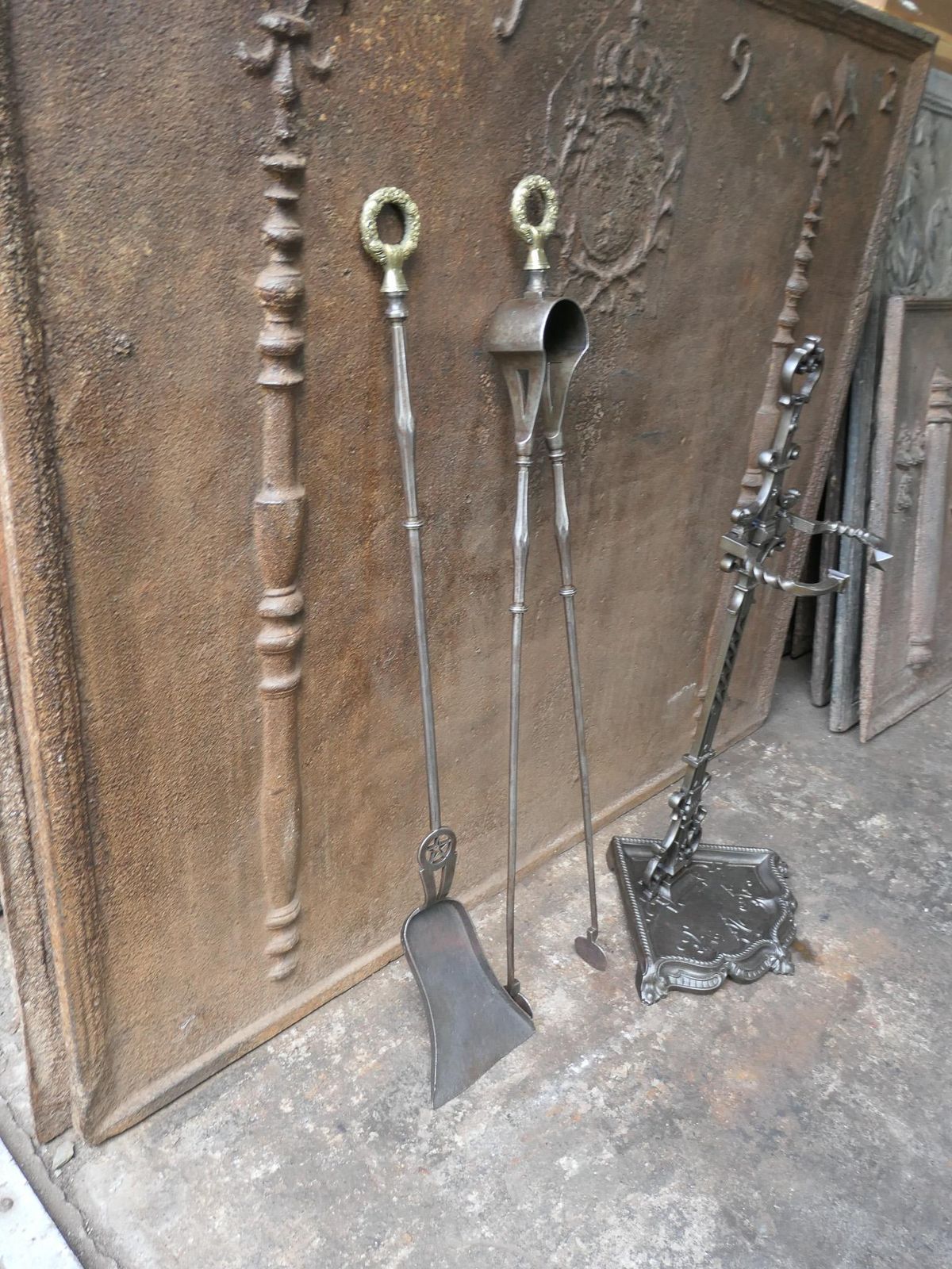 photo vintage Large 19th Century French Napoleon III Fireplace Toolset