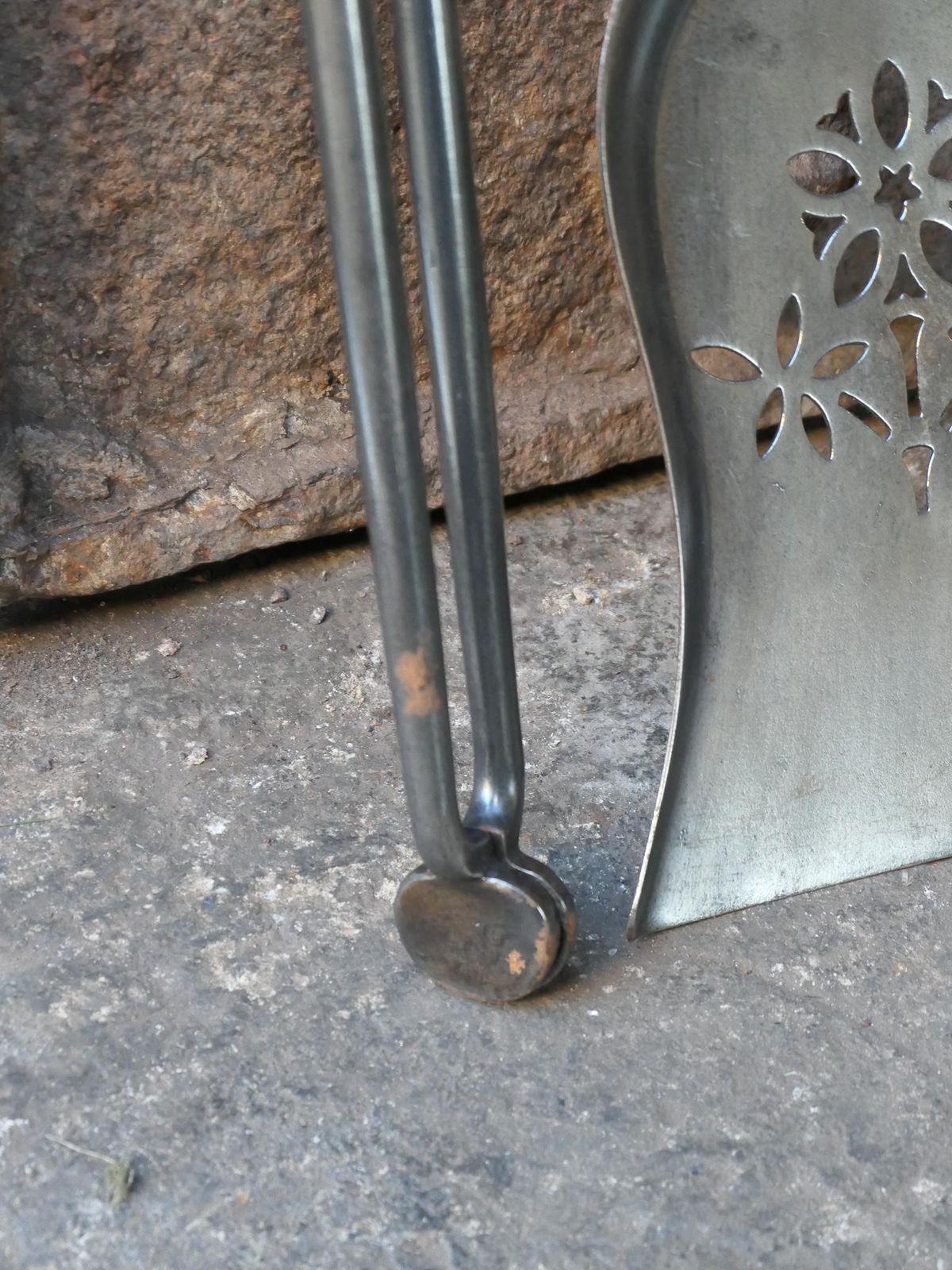 photo vinterior 19th C. English Polished Steel And Brass Victorian Companion Set