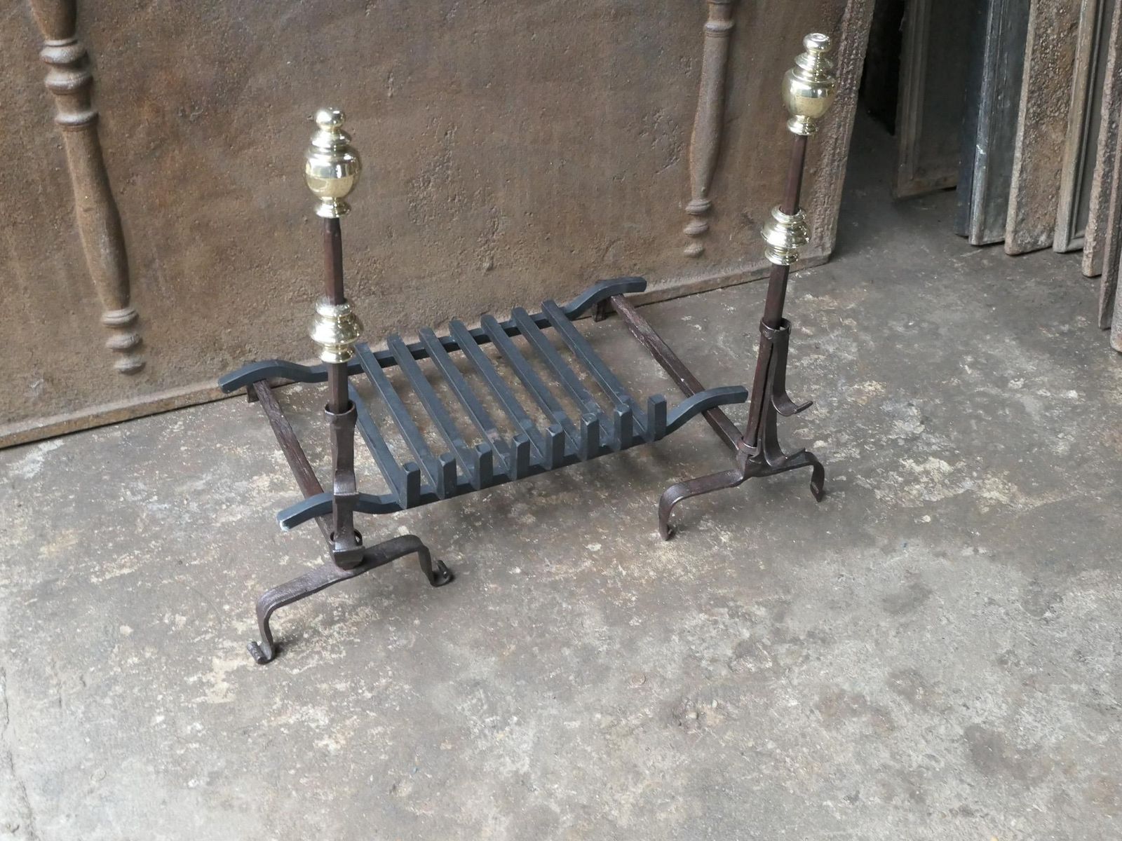 photo vintage Antique French Louis XIV Period Fireplace Grate, 17th Century