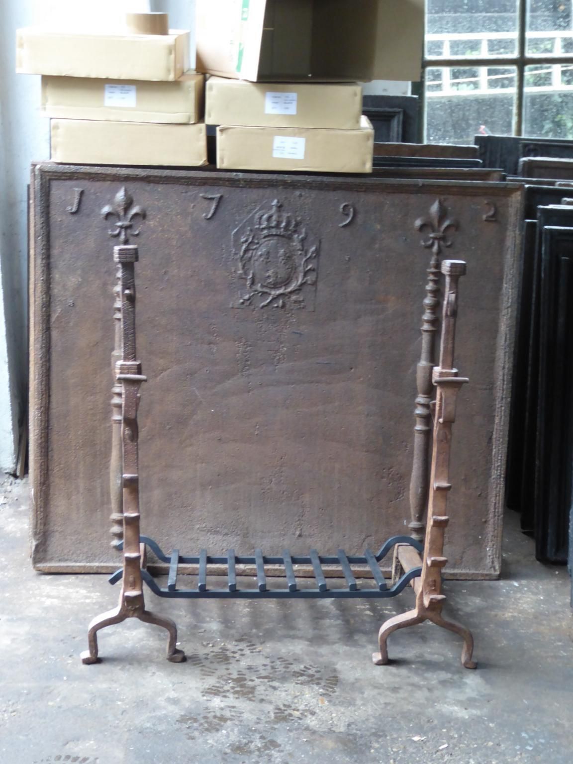Large French Louis XIII Period Fireplace Grate Or Fire Basket, 17th Century photo vinterior