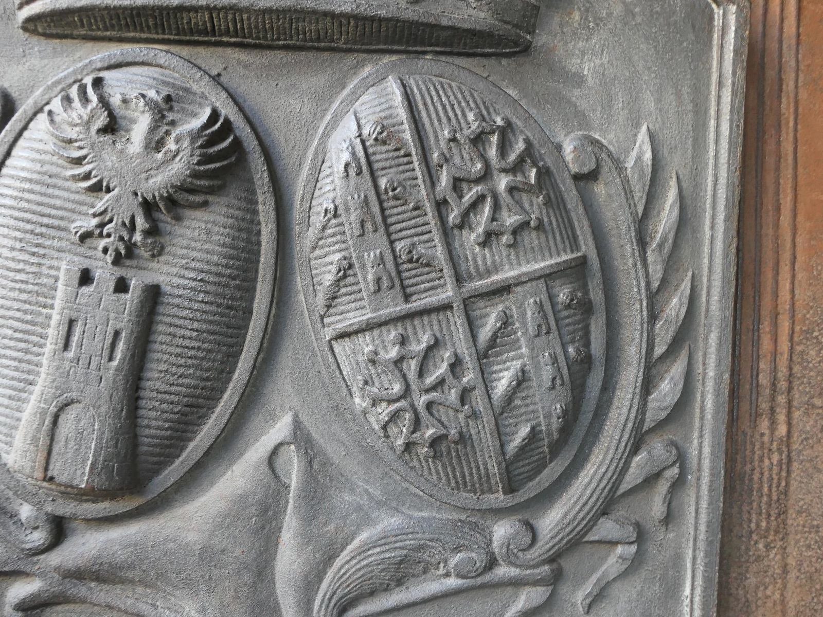 photo furniture French Louis XIV Style 'Arms Of France' Fireback / Backsplash