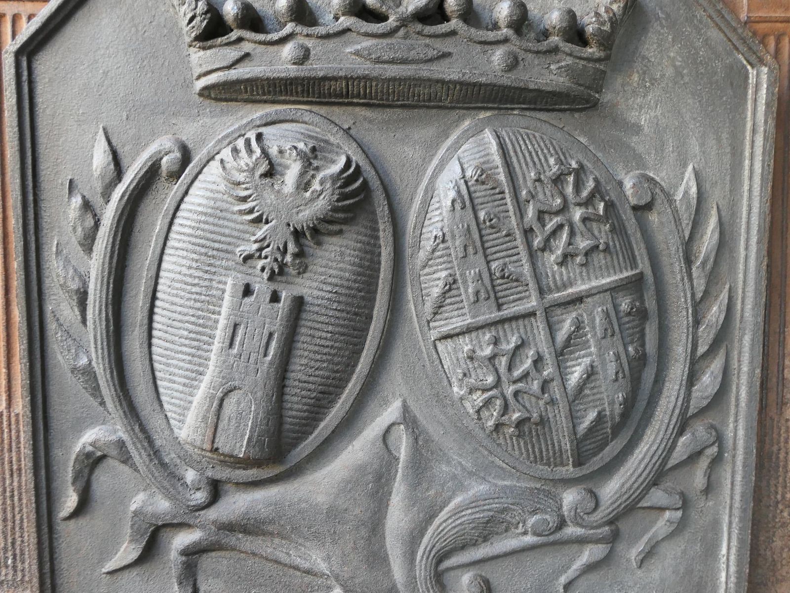 photo for sale French Louis XIV Style 'Arms Of France' Fireback / Backsplash