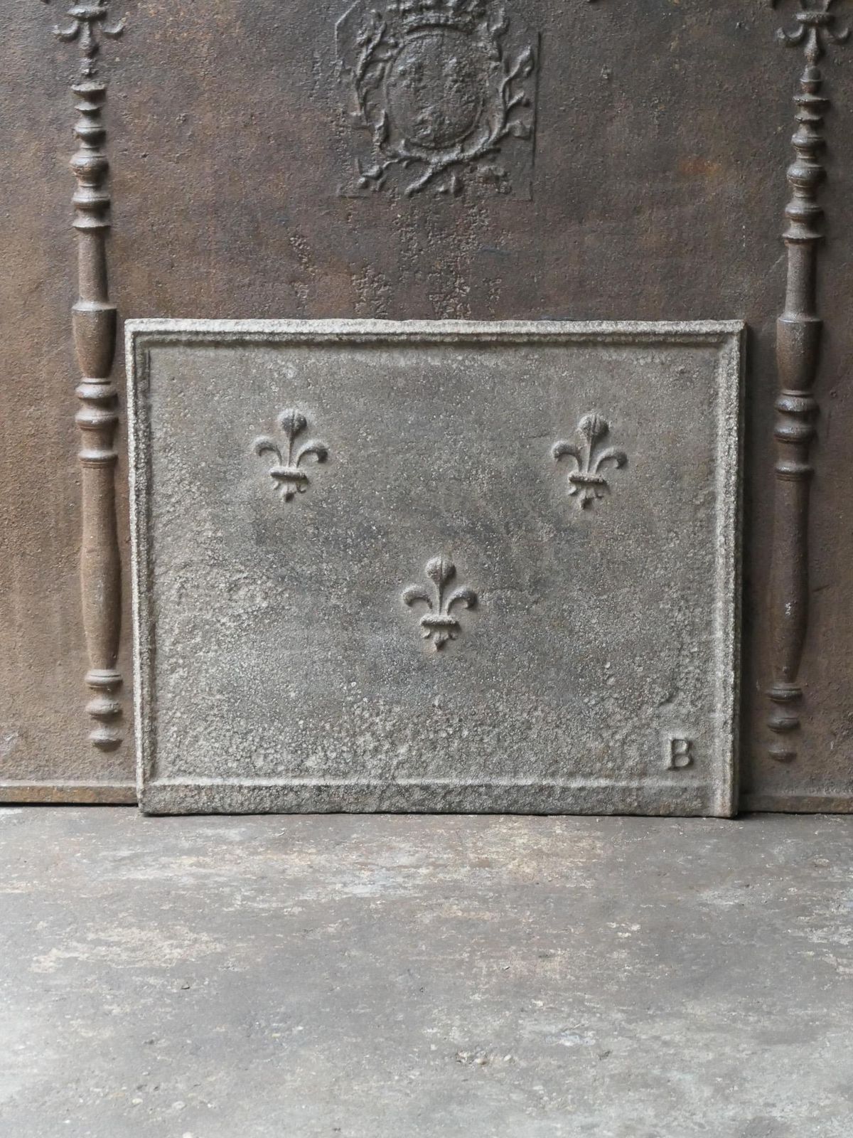 18th Century French Louis XV Fireback / Backsplash With Fleurs De Lys photo furniture