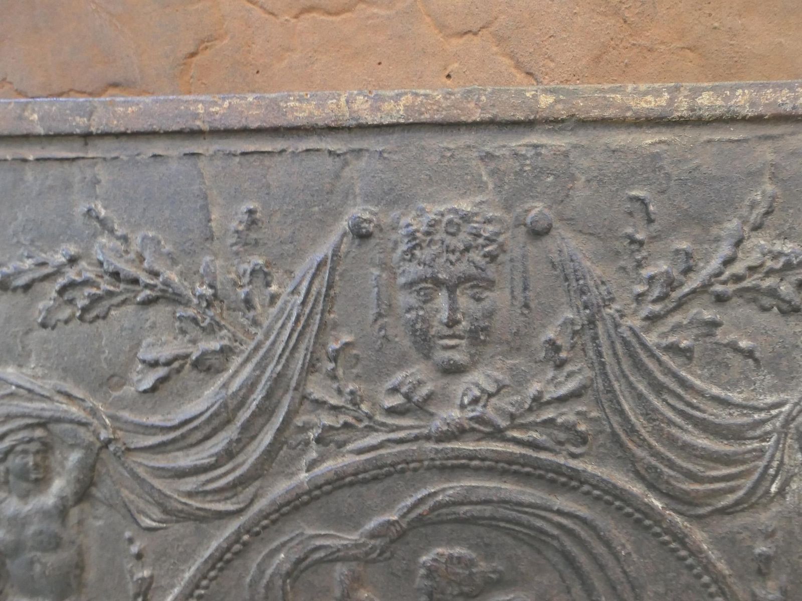 Antique French Fireback / Backsplash With The Goddess Venus, Neoclassical Period photo vinterior
