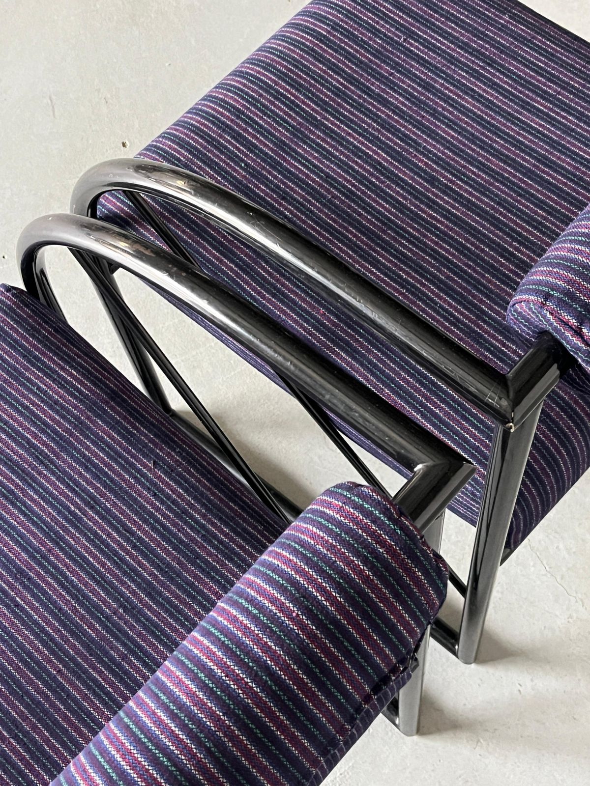 photo furniture 1 Of 2 Postmodern Armchairs, Multicolour Memphis Stripe Upholstery, 1980s Italy