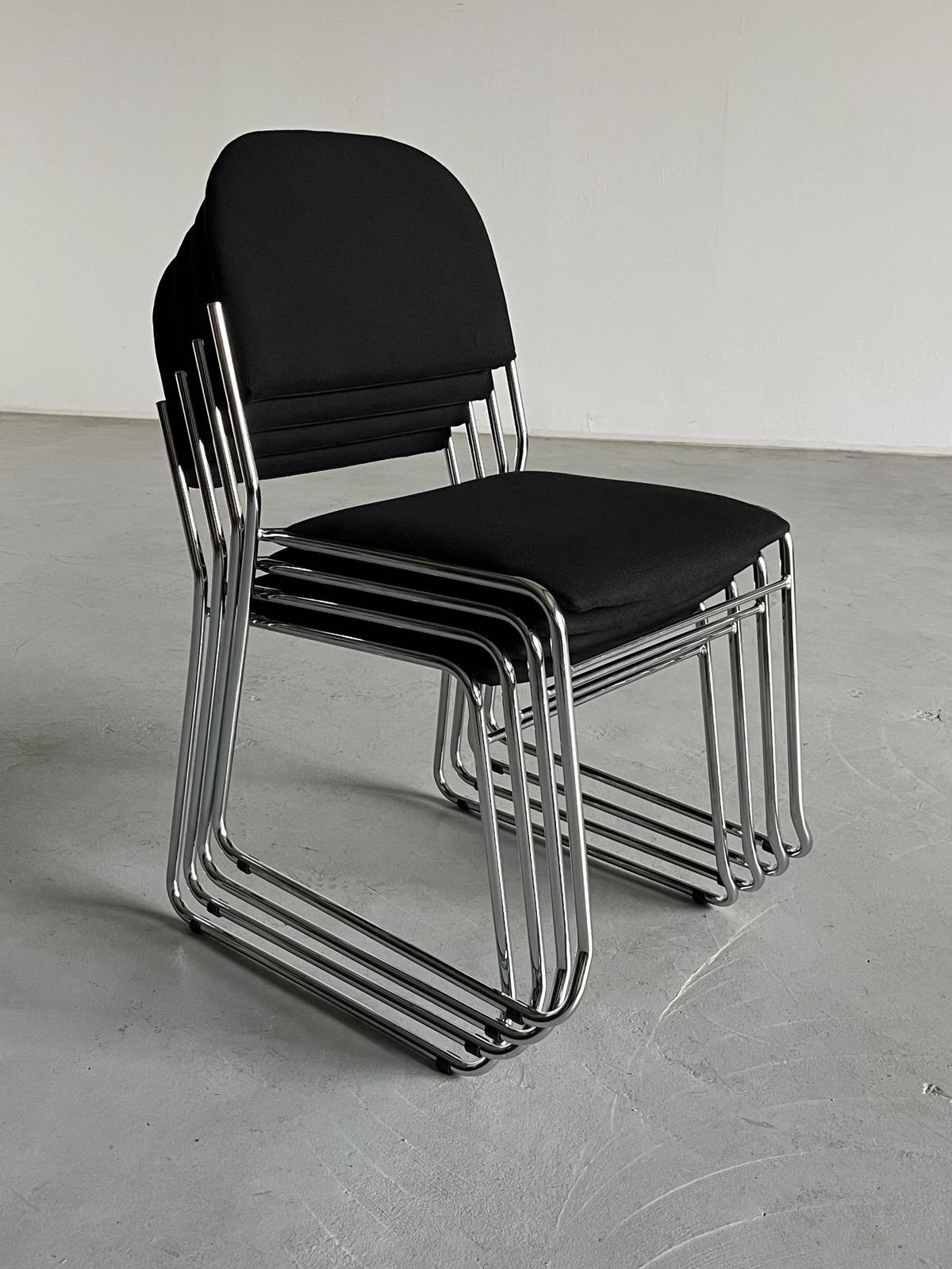 photo vinterior Set Of 4 Minimalist Dining Chairs In Black Fabric And Chromed Steel, Stackable