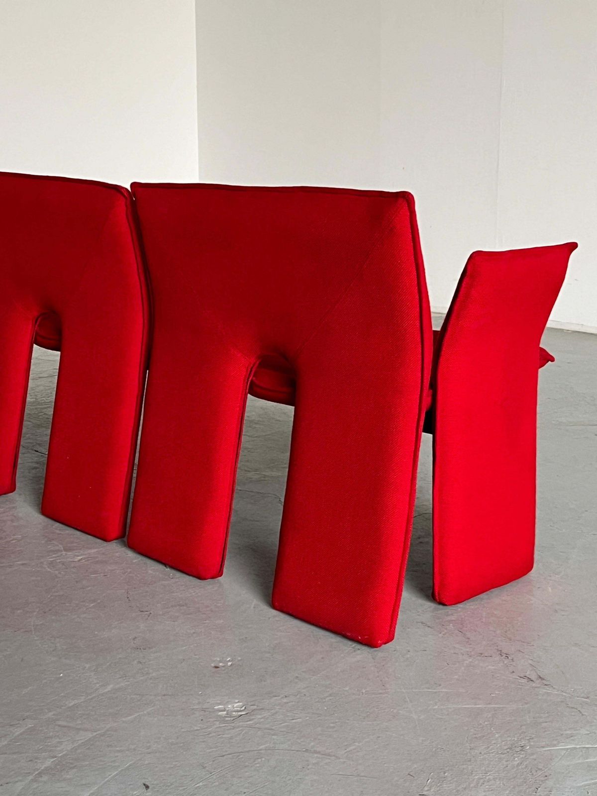 Vintage Postmodern Three Seater Sofa In Red Wool And Black Metal, 1980s Italy photo vinterior