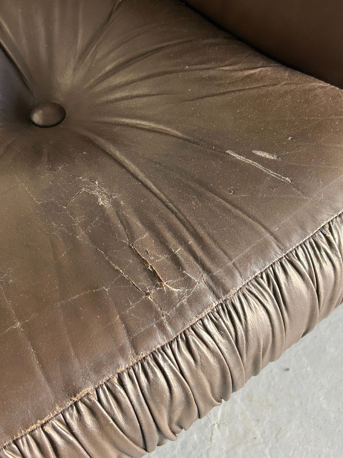 photo vinterior Three Seater Sofa In Dark Brown Leather By Axel Di Pietrobon, 1970s Italy