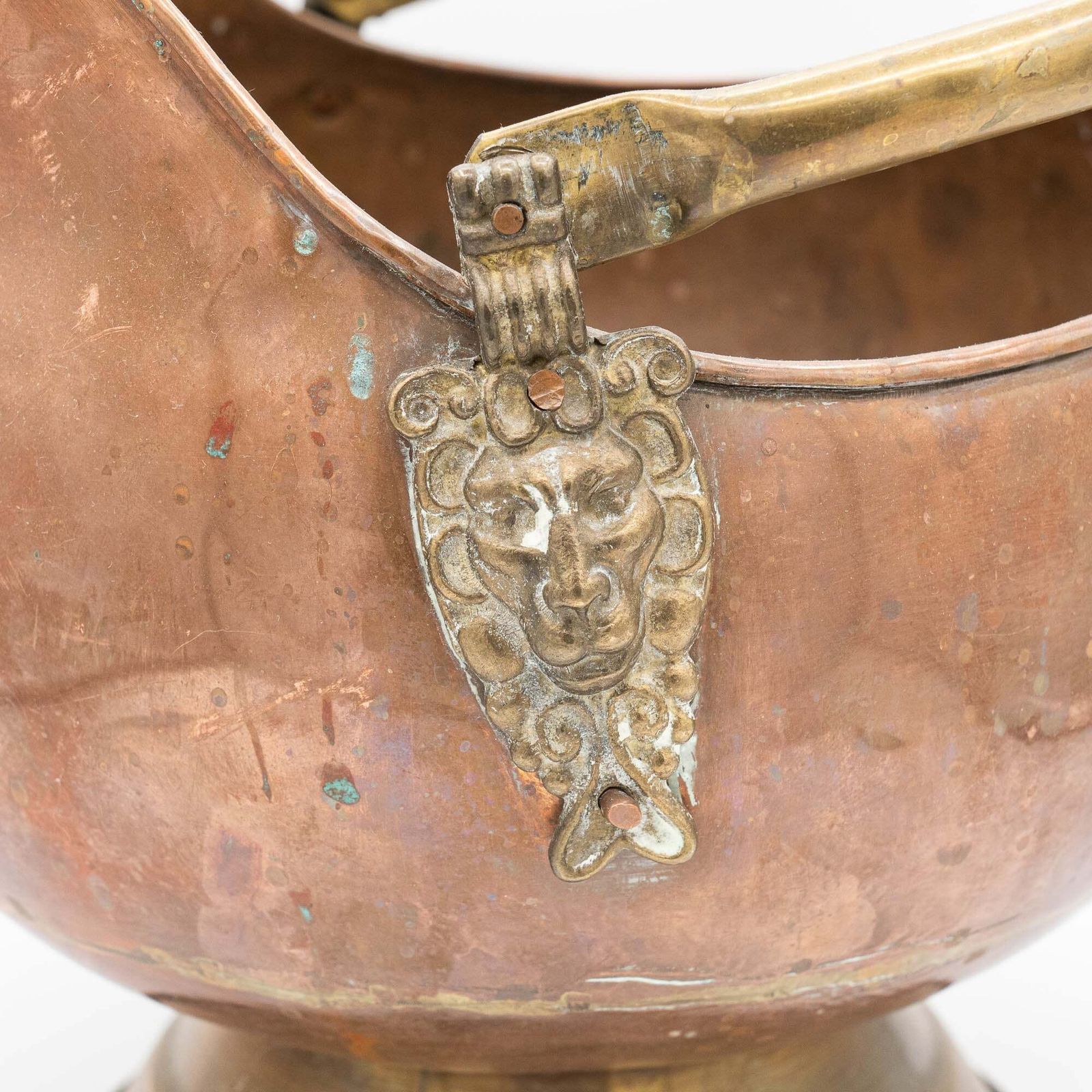 Antique Copper Helmet Coal Scuttle With Delft Ceramic Blue And White Handle   1800s photo Home Fixtures