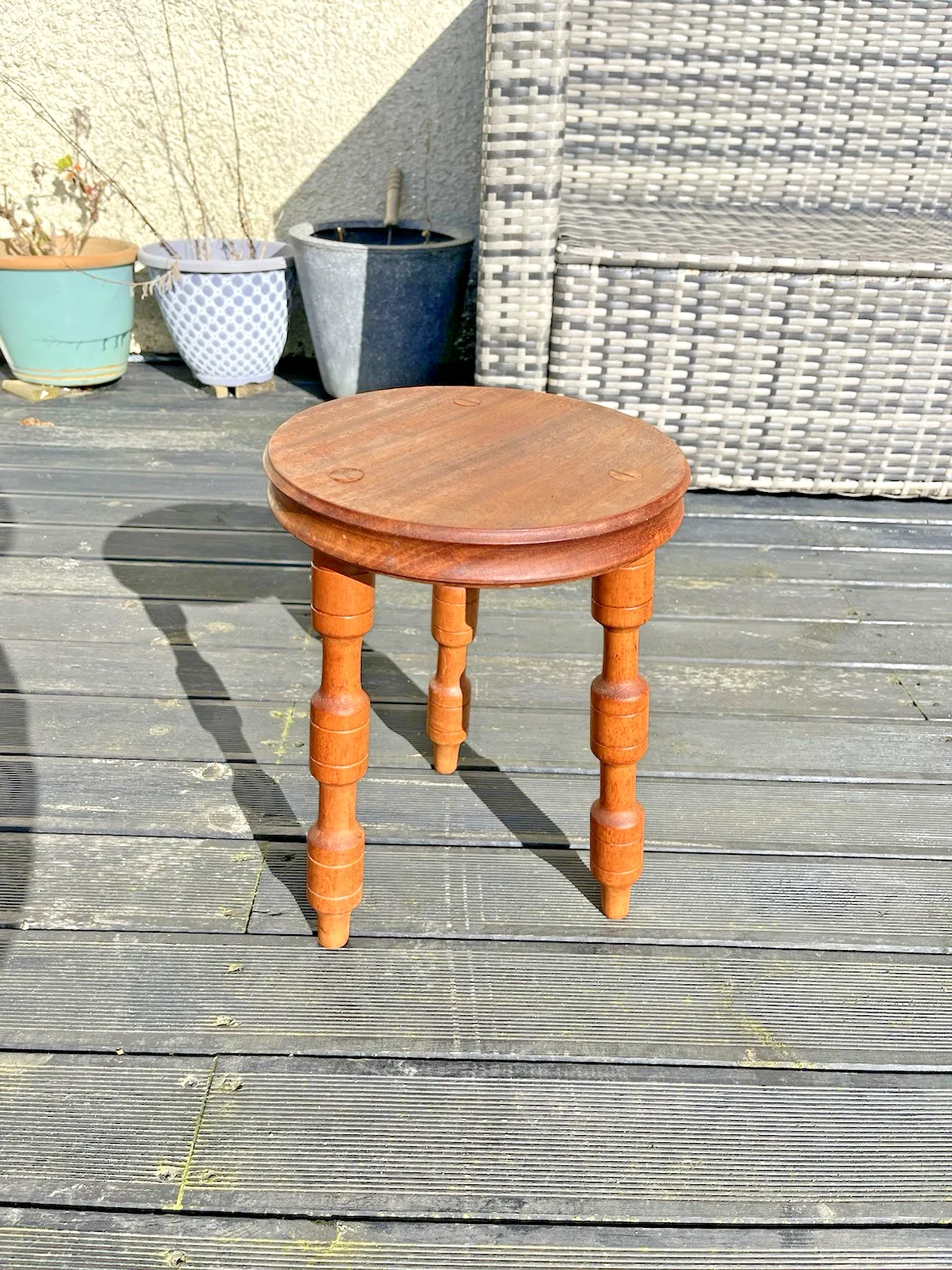 photo vintage Dairy Milking Stool Rustic Oak Country Farmhouse Antique Old Vintage Plant Stand