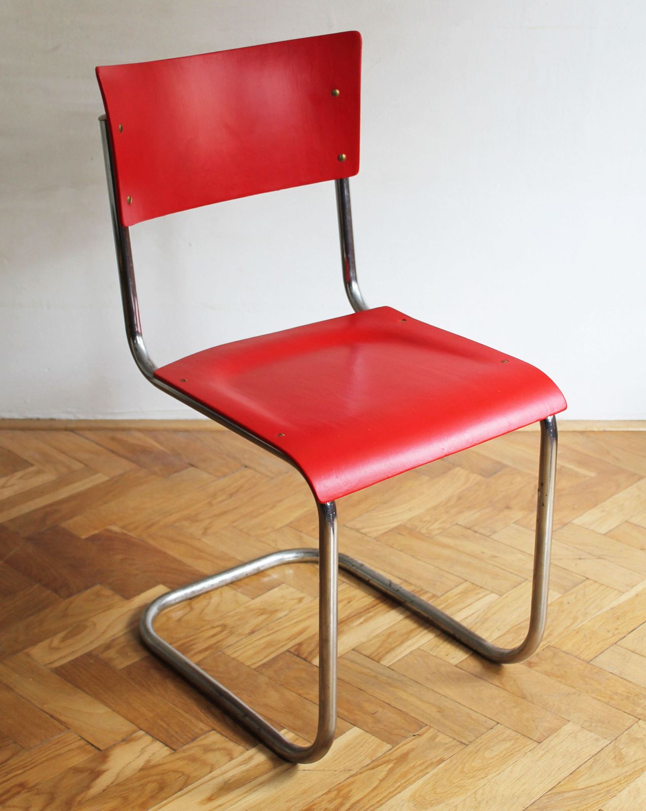 photo vintage Bright Red 1950's Modernist Cantilevered Chair