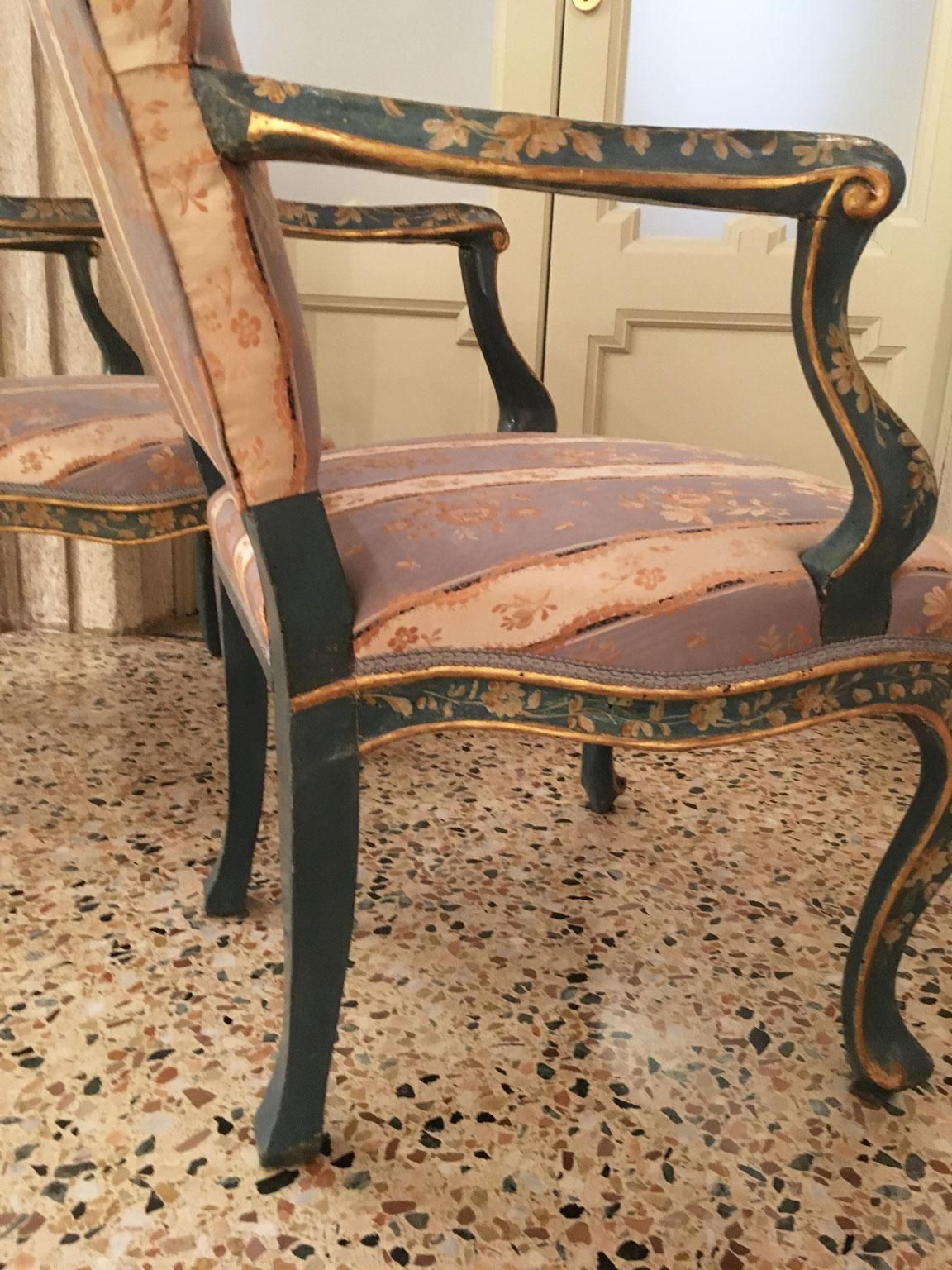 photo vinterior 1750 Venezia Italy Set 4 Blue Lacquered Wooden Dining Armchairs With Flowers