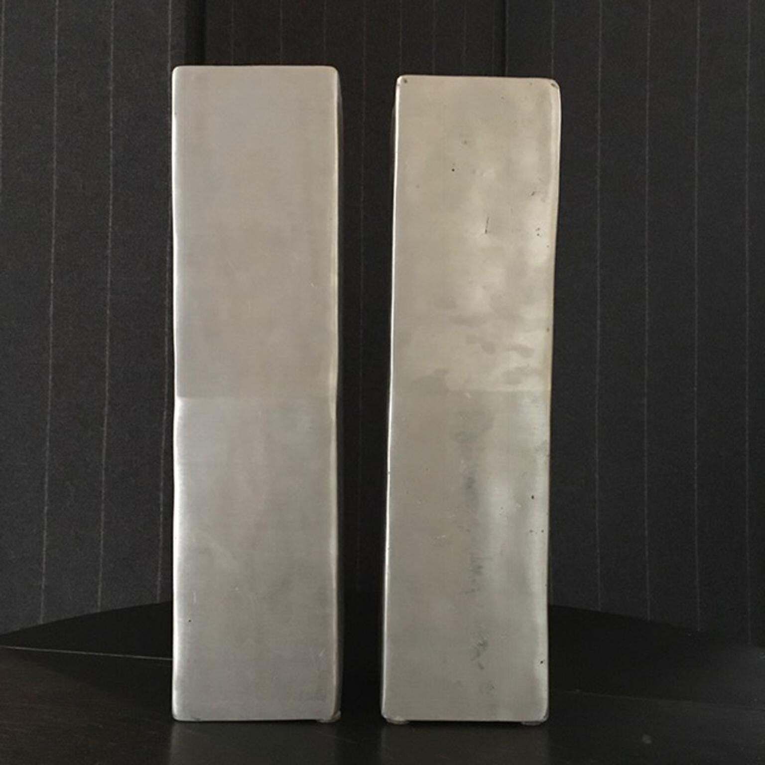 photo vinterior Africa Organic Modern Pair Of Cast Lost Wax Aluminum Vases