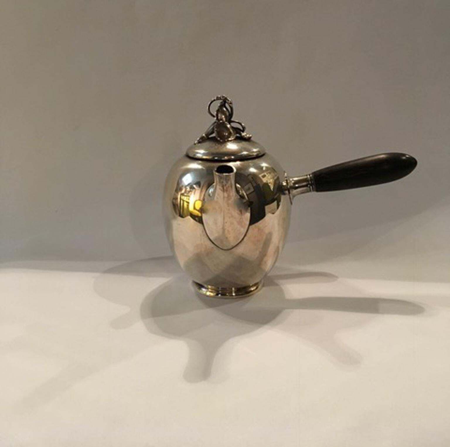 photo vinterior Ghoram Early 20th Century New York Sterling Silver Chocolate Pot