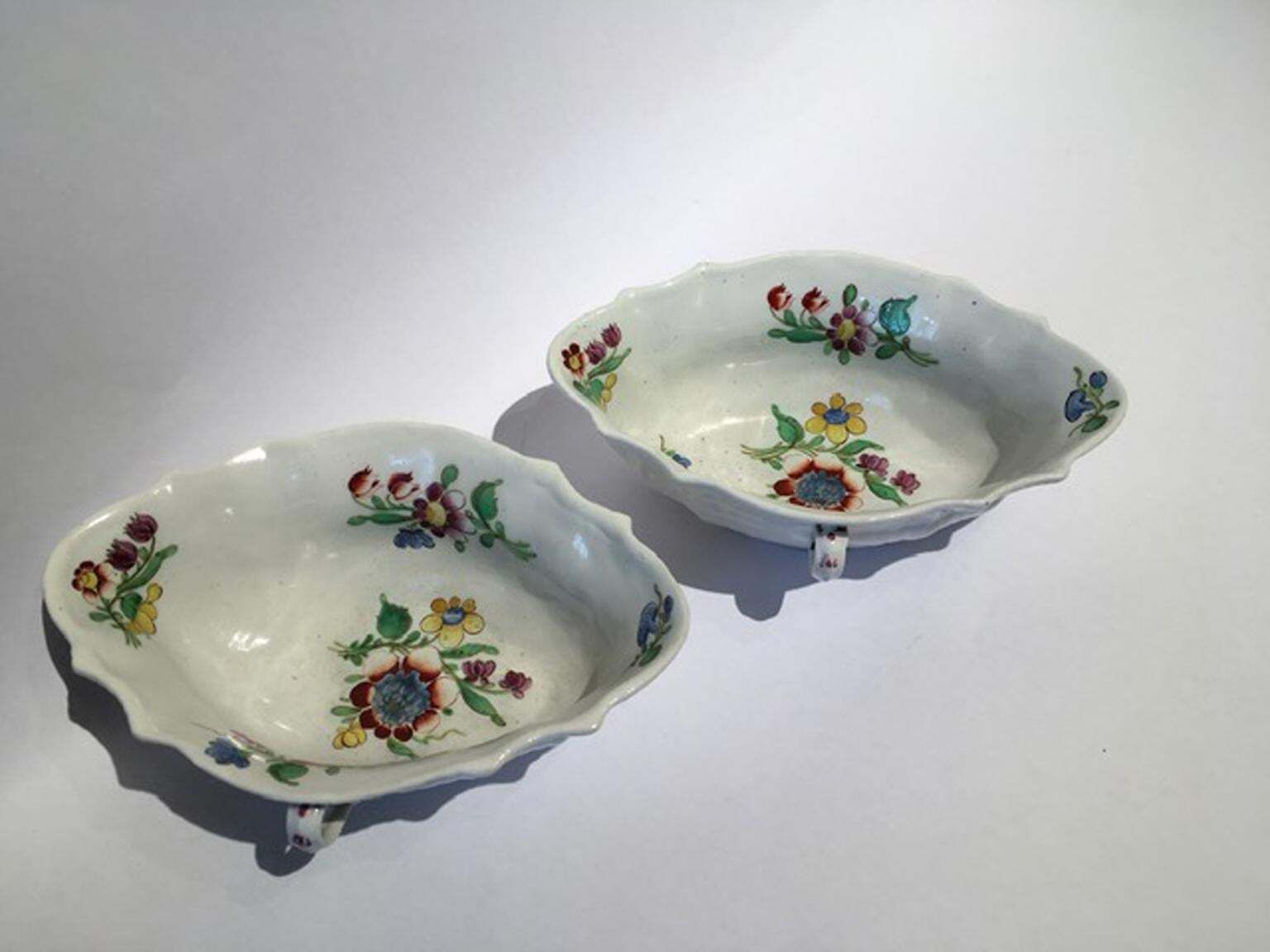 1616.0 Italy 18th Century Italy Richard Ginori Doccia Pair Of Porcelain Sauce Bowls photo