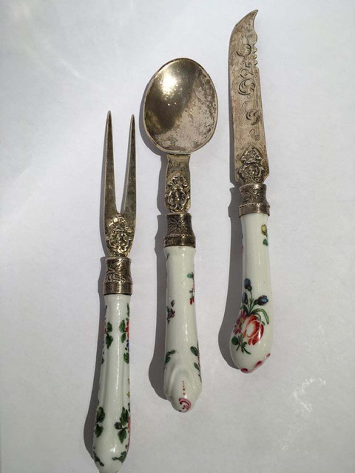 Early 19th Century Set Of 3 English Porcelain Cutleries photo Home Decor
