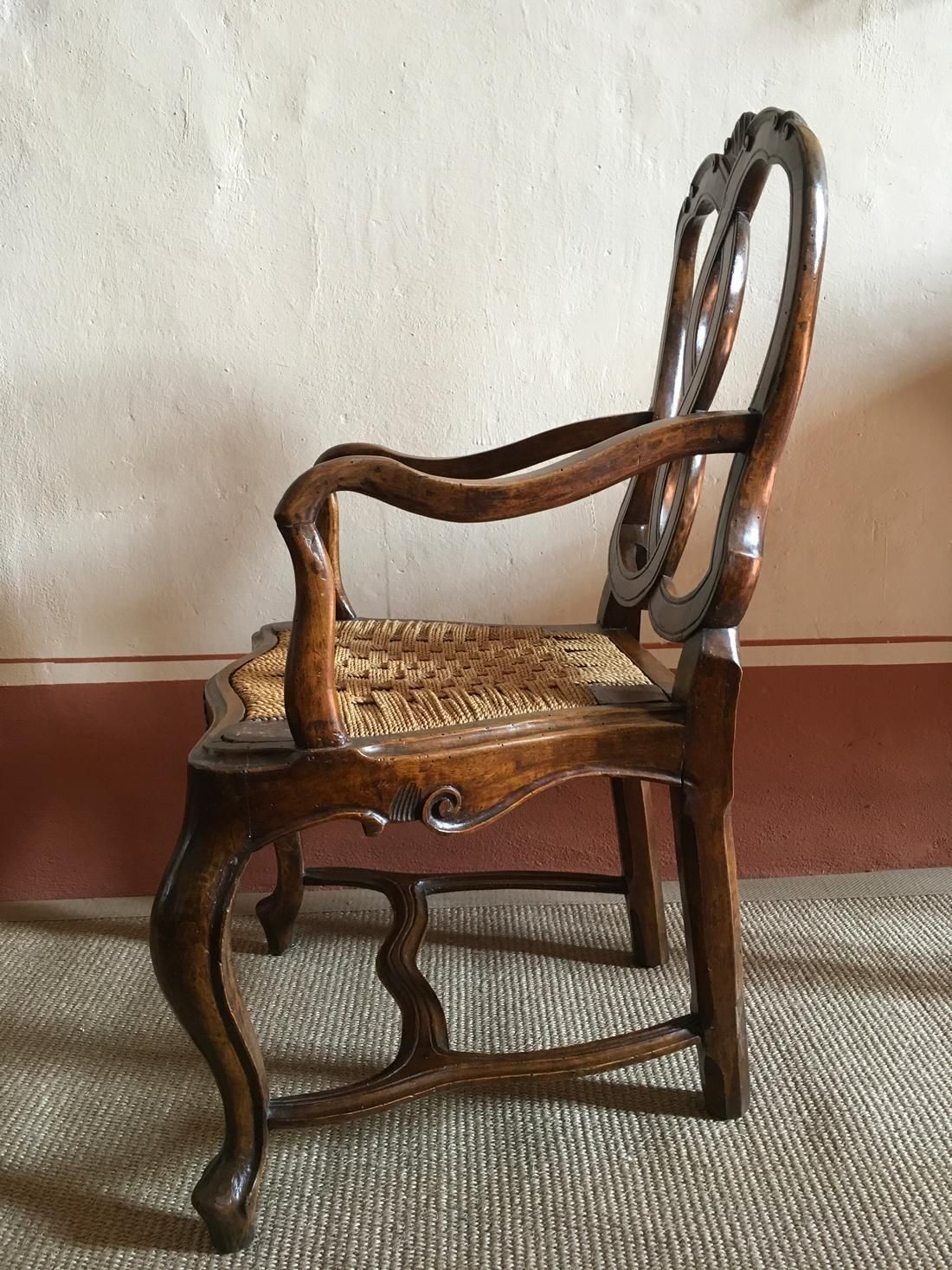Venezia Mid 18th Century Baroque Hand Carved Walnut Armchair photo vinterior