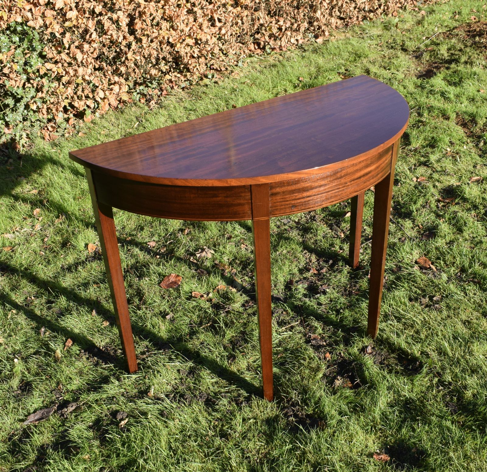 Georgian Mahogany Demi Lune Table photo vinterior