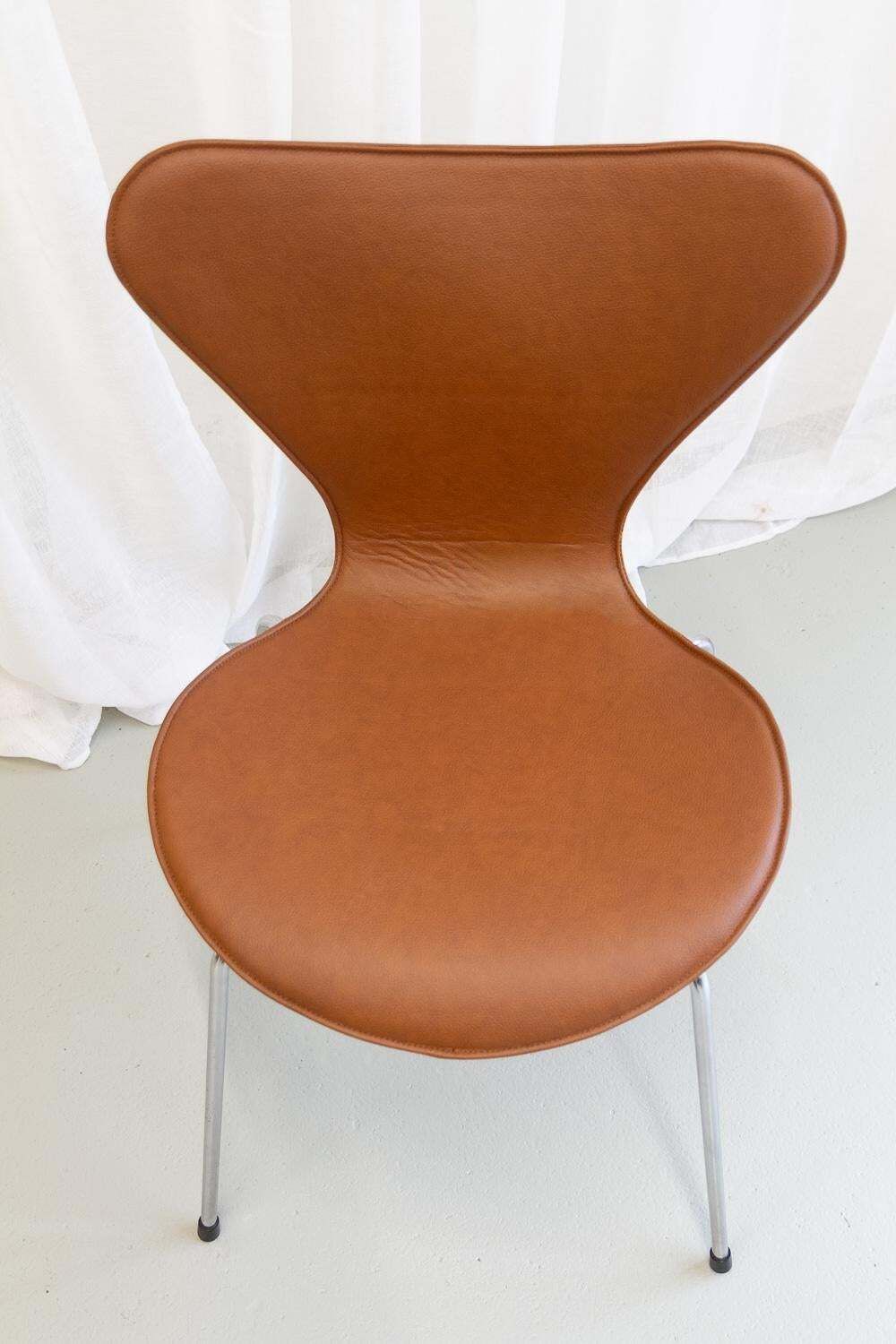 Series 7 Chair By Arne Jacobsen For Fritz Hansen, 2001. photo vinterior