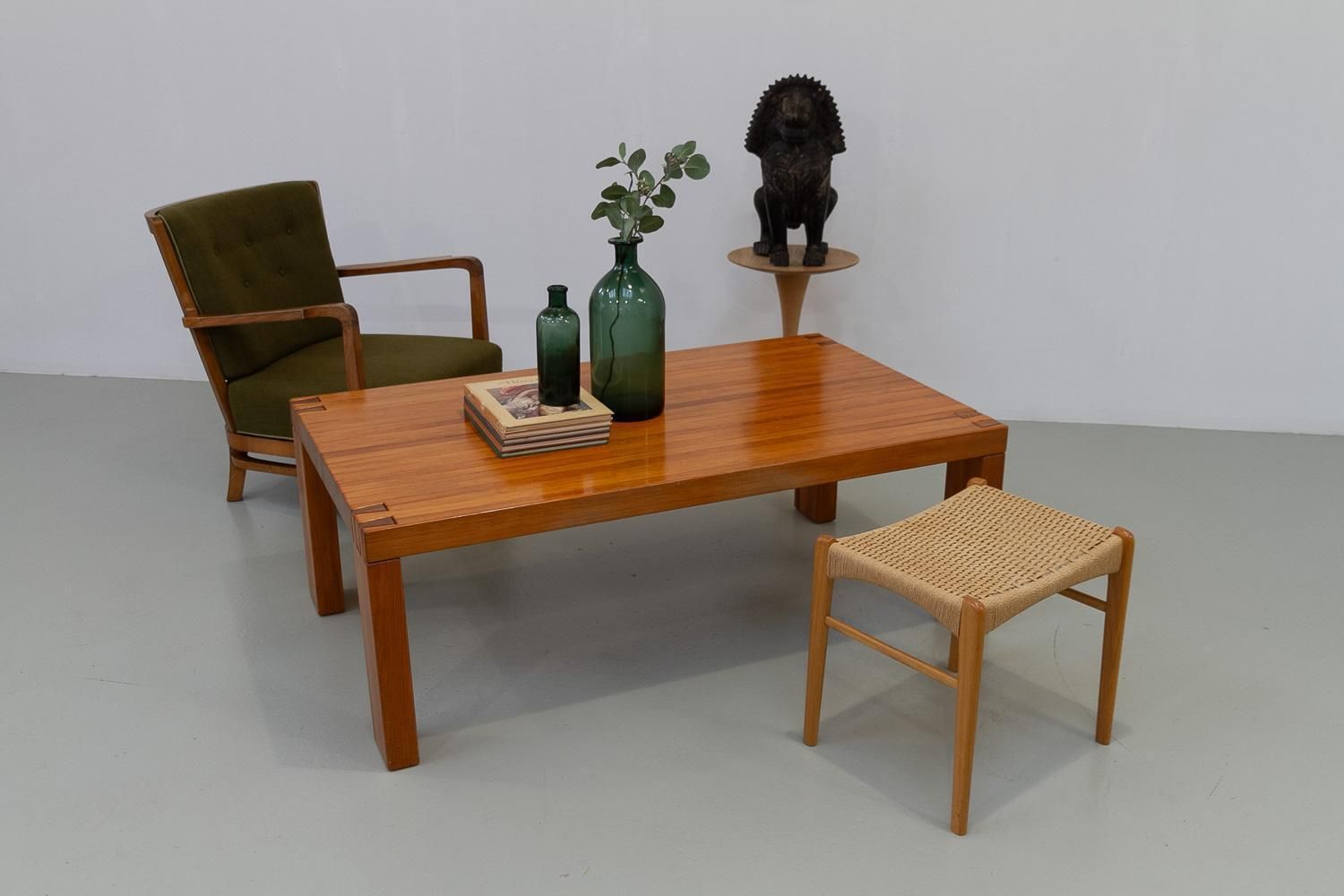 photo vinterior Danish Modern Rectangular Brutalist Coffee Table In Oregon Pine, 1970s.