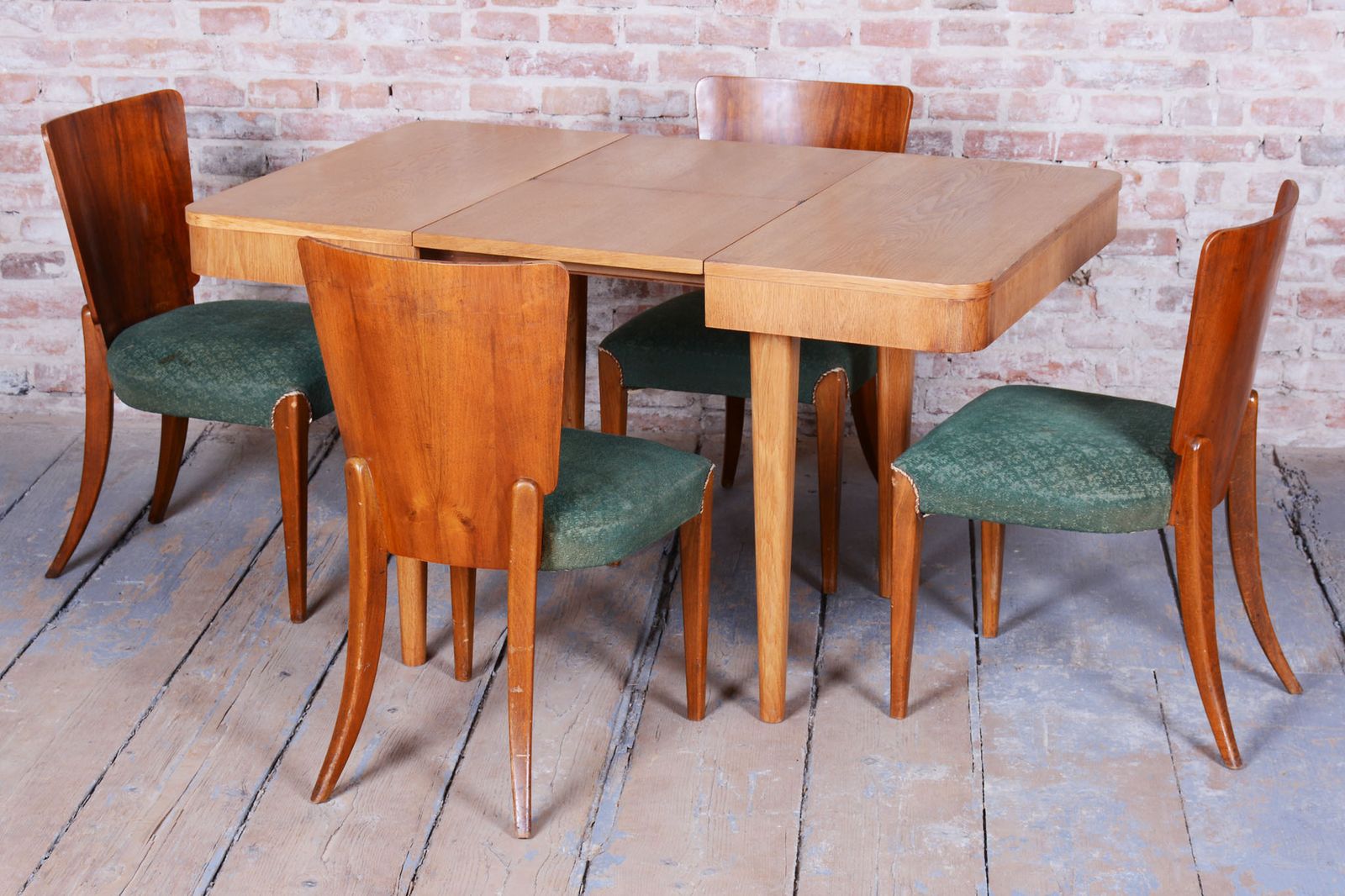 photo vintage Extendable Art Deco Dining Table, By Jindřich Halabala, Up Závody, Czech, 1940s