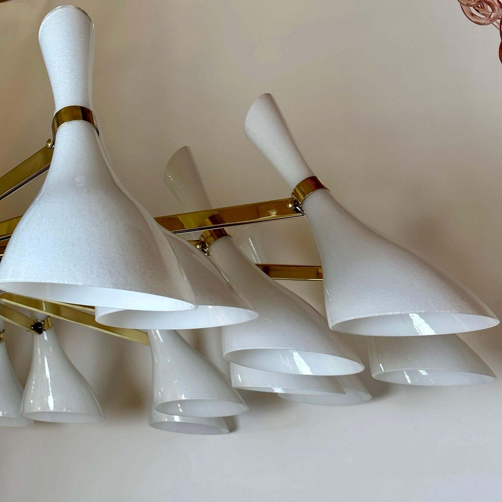 Late 20th Century White Murano Blown Glass & Brass Large Round Chandelier photo vinterior