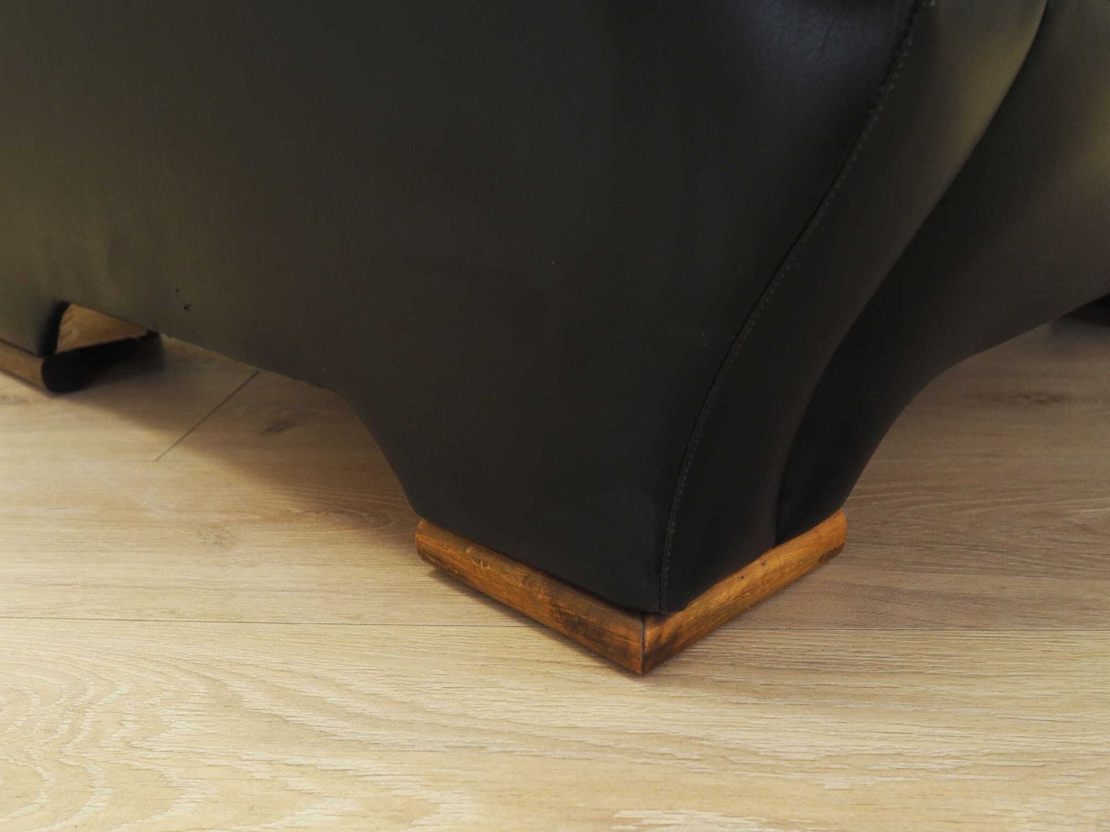 photo vinterior Black Armchair Italian Design 1980s  Manufacture: Italy