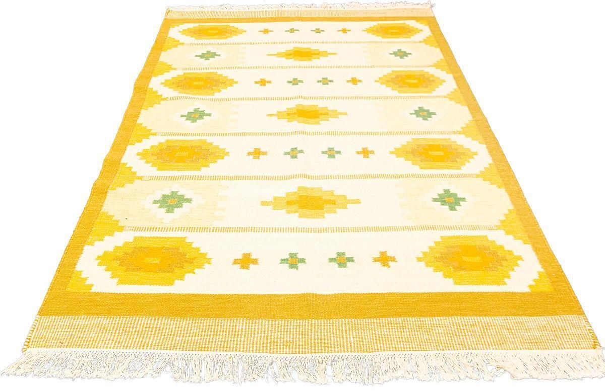 Scandinavian Rug Rollakan Cross Motif Design photo Textiles