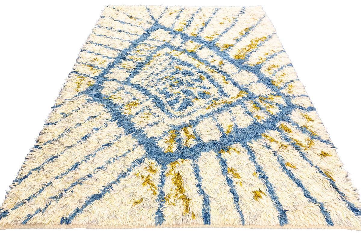 Rya Rug Shaggy Abstract Design photo Textiles