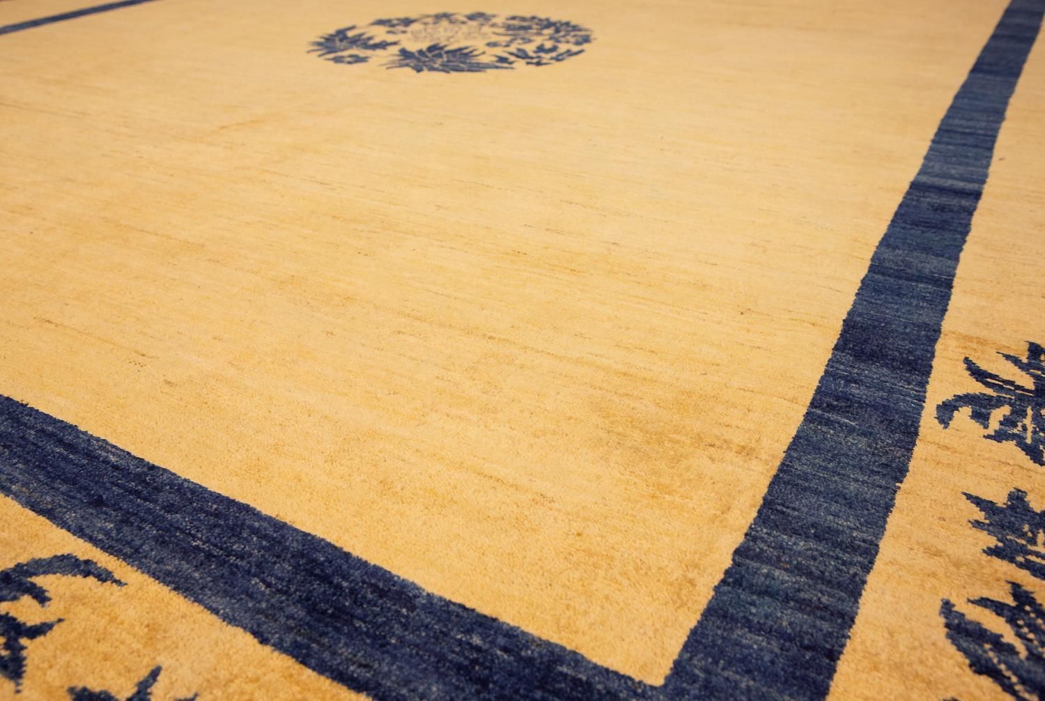 Modern Carpet Golden Color Field Yadan Deco’ Hand Knotted Carpet photo vinterior