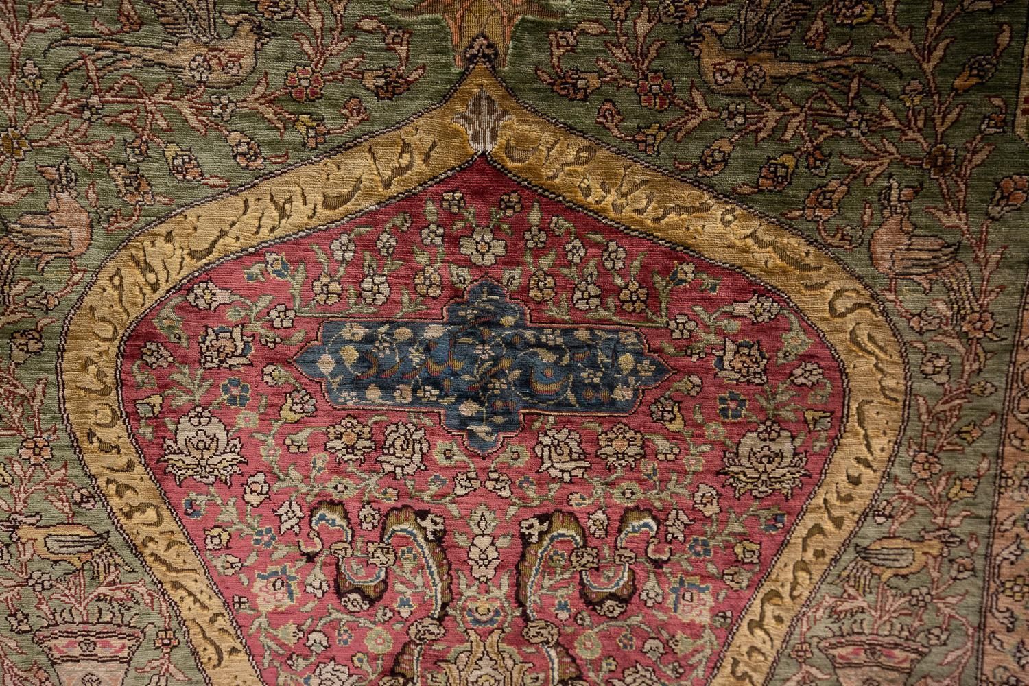 photo vintage Rare Turkish Antique Signed “Zareh” Peyman Koum Kapi Rug
