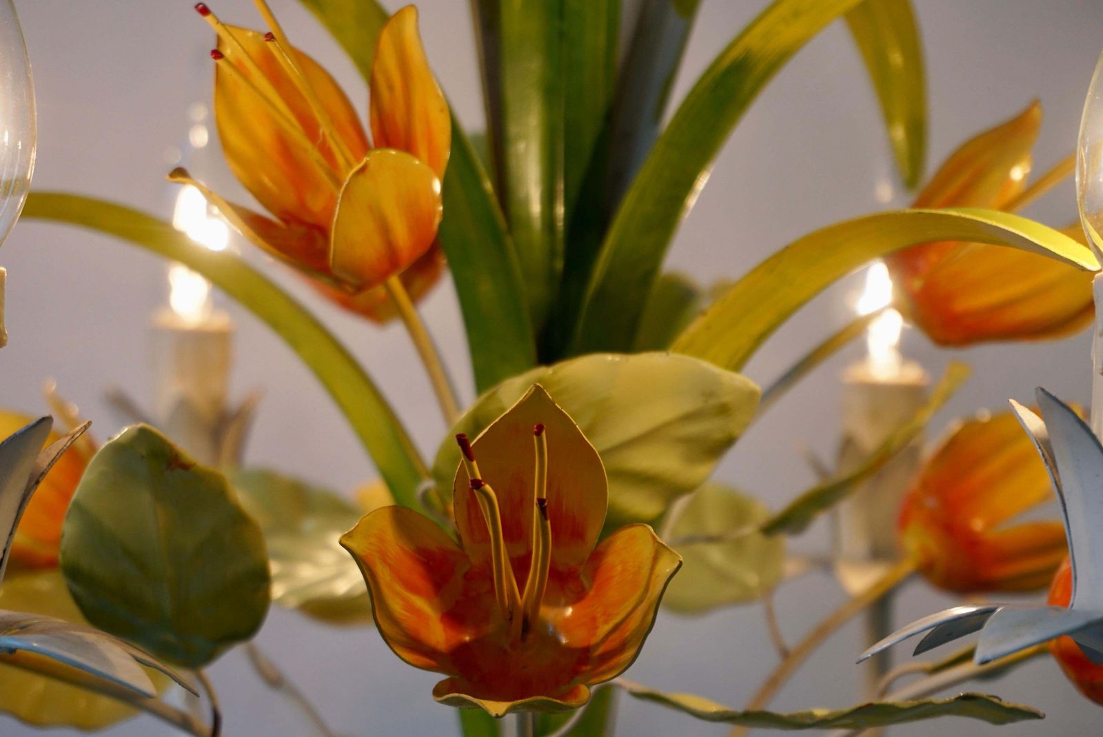 photo vintage 1960s Bright Boho Chic Italian Tole Painted Metal Chandelier With Floral Decor