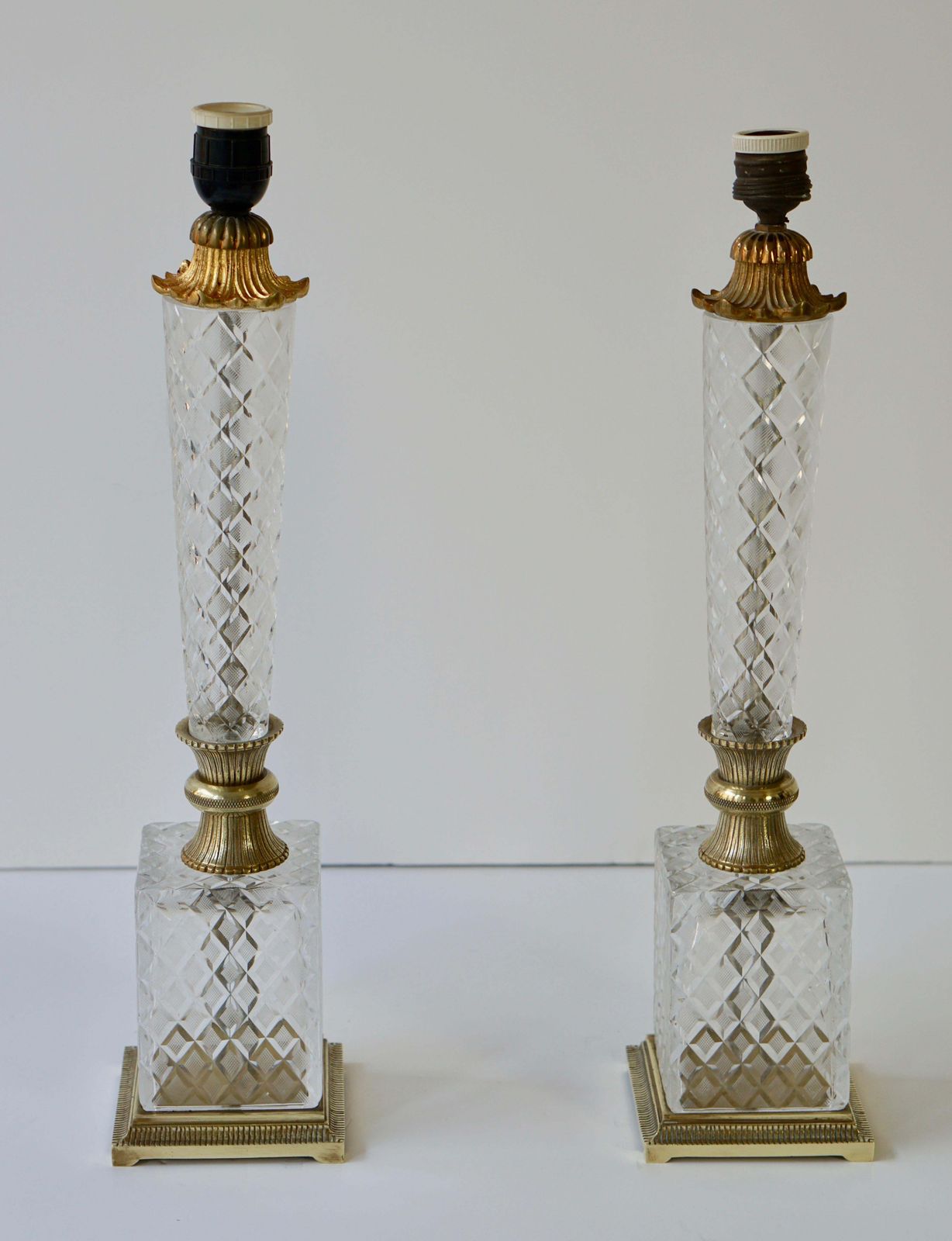 Elegant Italian Pair Of Doré Bronze Cut Crystal Ormolu Column Neoclassical Lamps photo Lighting