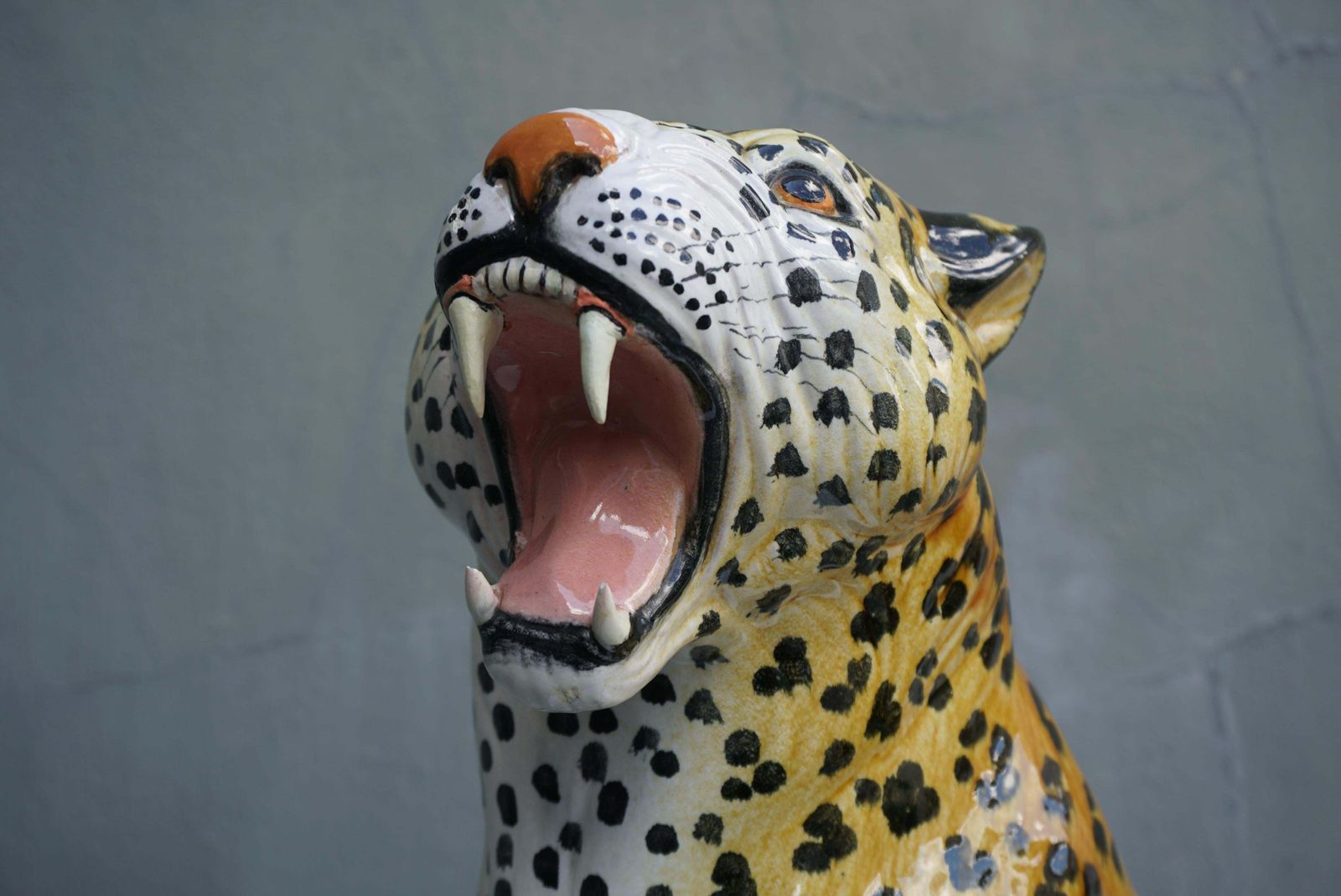 photo furniture Large Italian Glazed Terracotta Leopard Cheetah Statue, 1960s Hollywood Regency
