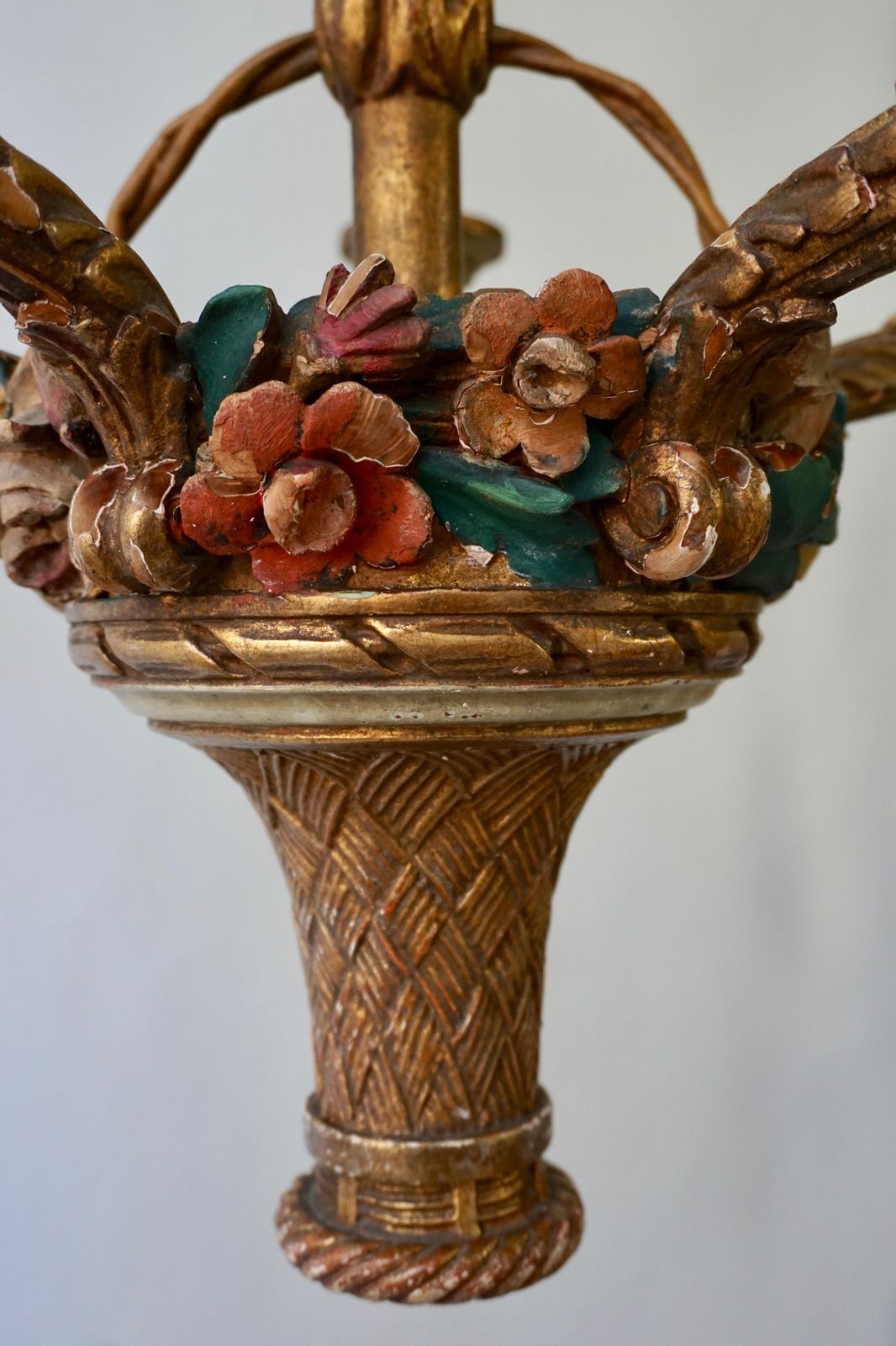 1571.0 Italian Giltwood Chandelier With Flowers photo