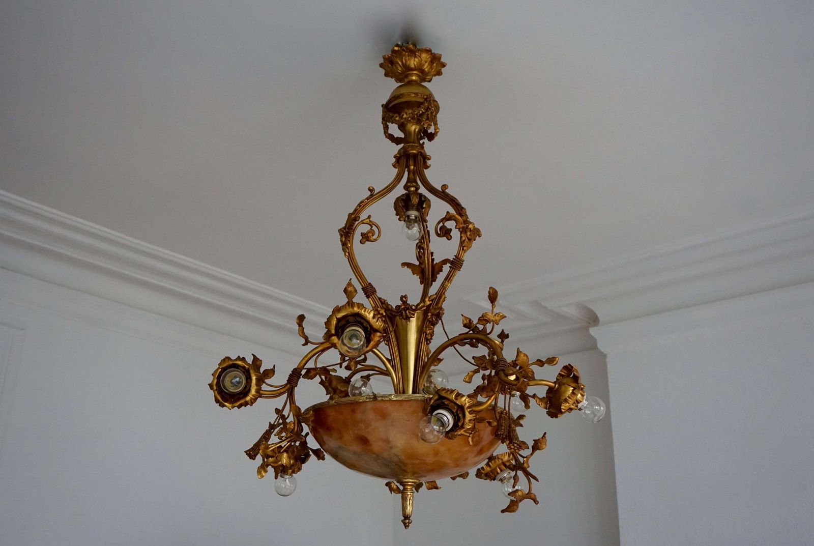 photo furniture Fine Gilt Bronze And Alabaster Belle époque Chandelier
