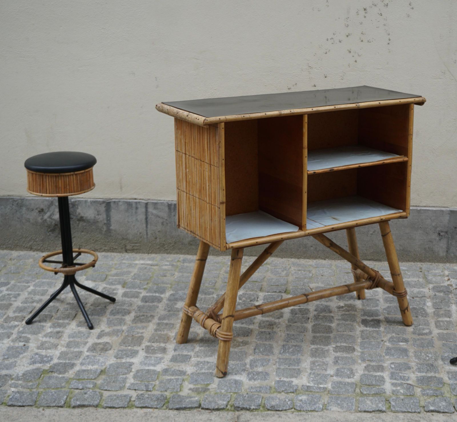 photo furniture 1950s Midcentury Rattan And Bamboo Tiki Bar With Two Stools