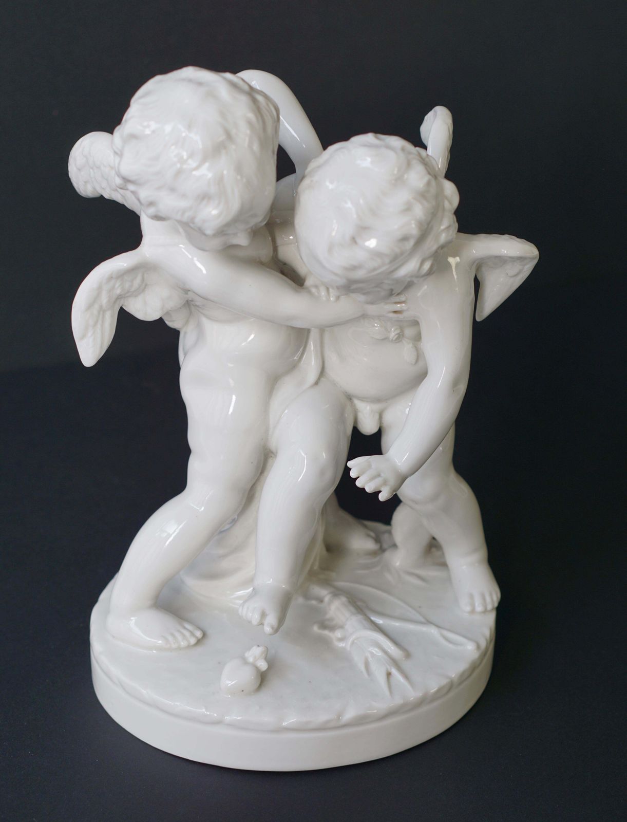 photo furniture Porcelain Figurative Sculpture Representing Two Little Angels, Putti