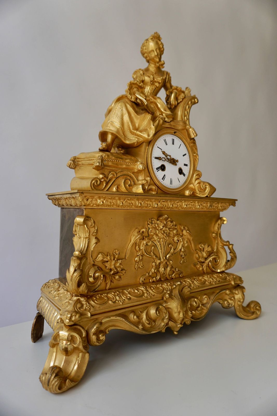 Very Fine And Elegant Fire, Gilt Bronze Mantle Clock In The Romantic Taste photo furniture