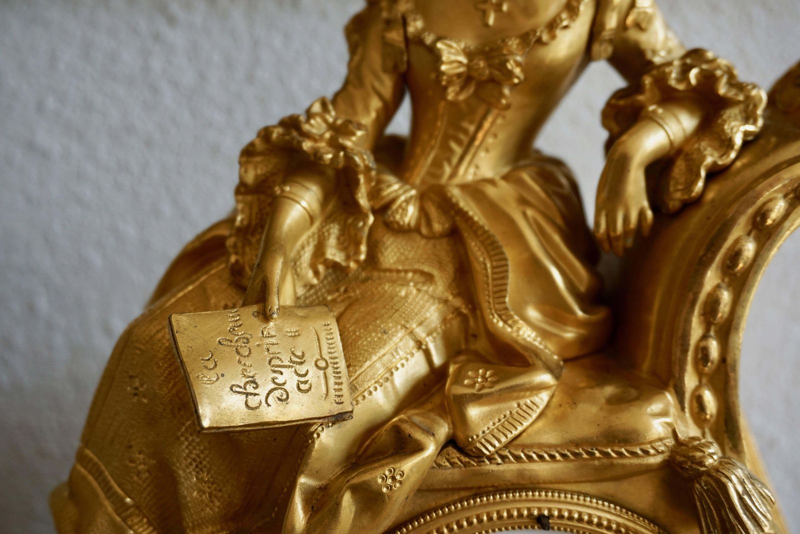 photo buy Very Fine And Elegant Fire, Gilt Bronze Mantle Clock In The Romantic Taste