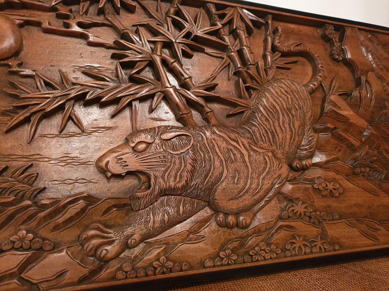 1613.0 Chinese Carved Wood Wall Art From A Hunting Tiger photo