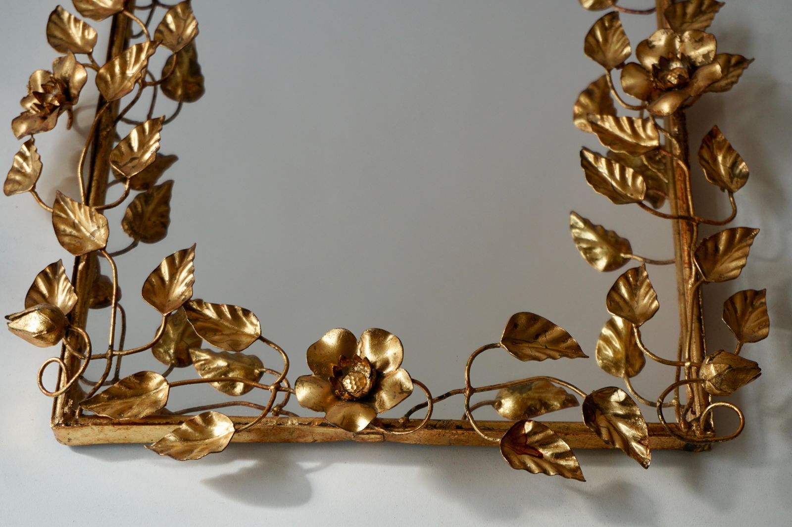 1319.0 Mirror In Gilded Metal With Vine Leaves Italy, 1970s photo