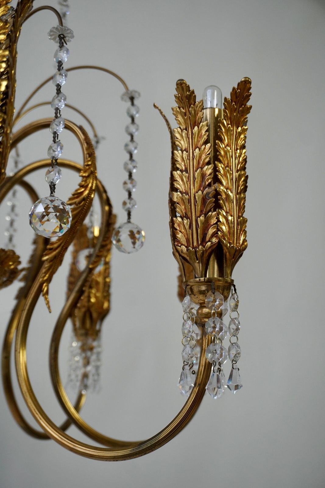 Gilt Palm Leaf Hollywood Regency Chandelier With Crystal photo vinterior