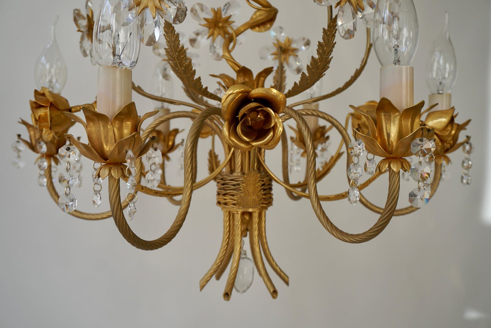 photo furniture Hollywood Regency Chandelier With Gilded Roses And Crystal Flowers