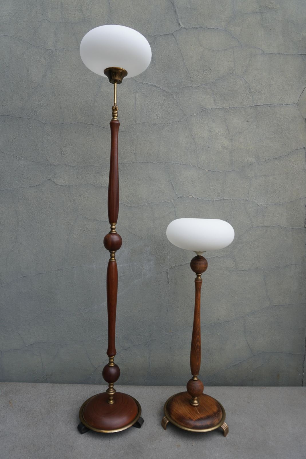 Adjustable Floor Lamp And Table Lamp Set In Wood And Brass With Glass Shades photo for sale