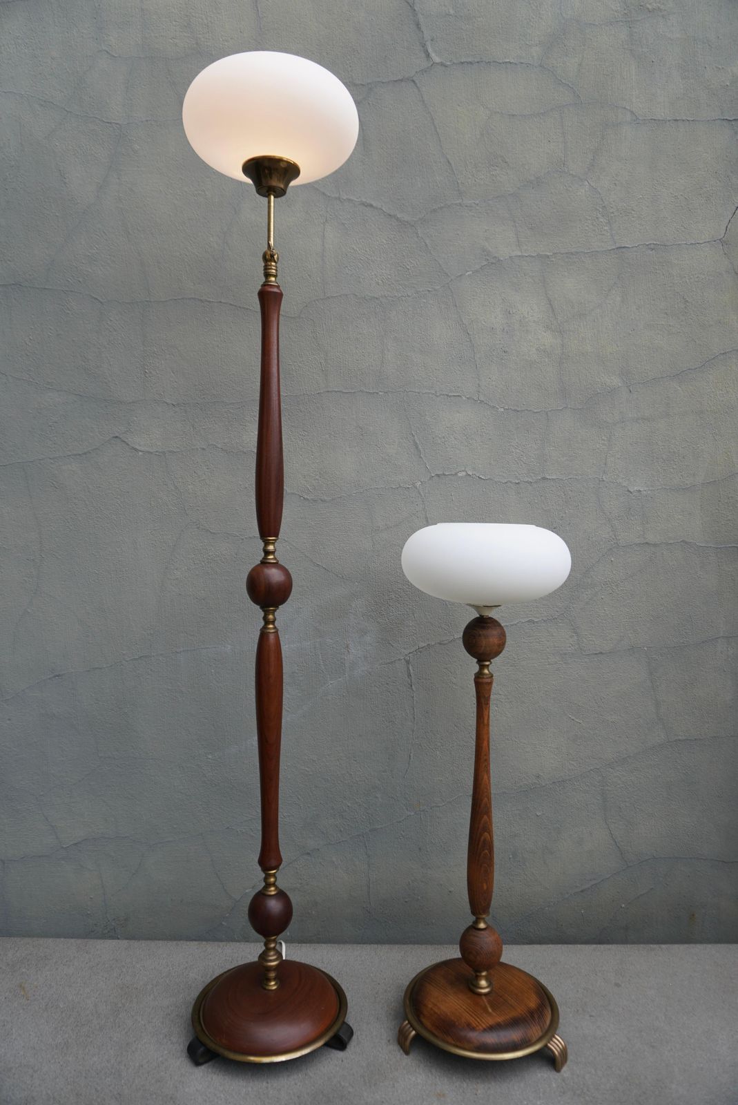 Adjustable Floor Lamp And Table Lamp Set In Wood And Brass With Glass Shades photo 3632.0