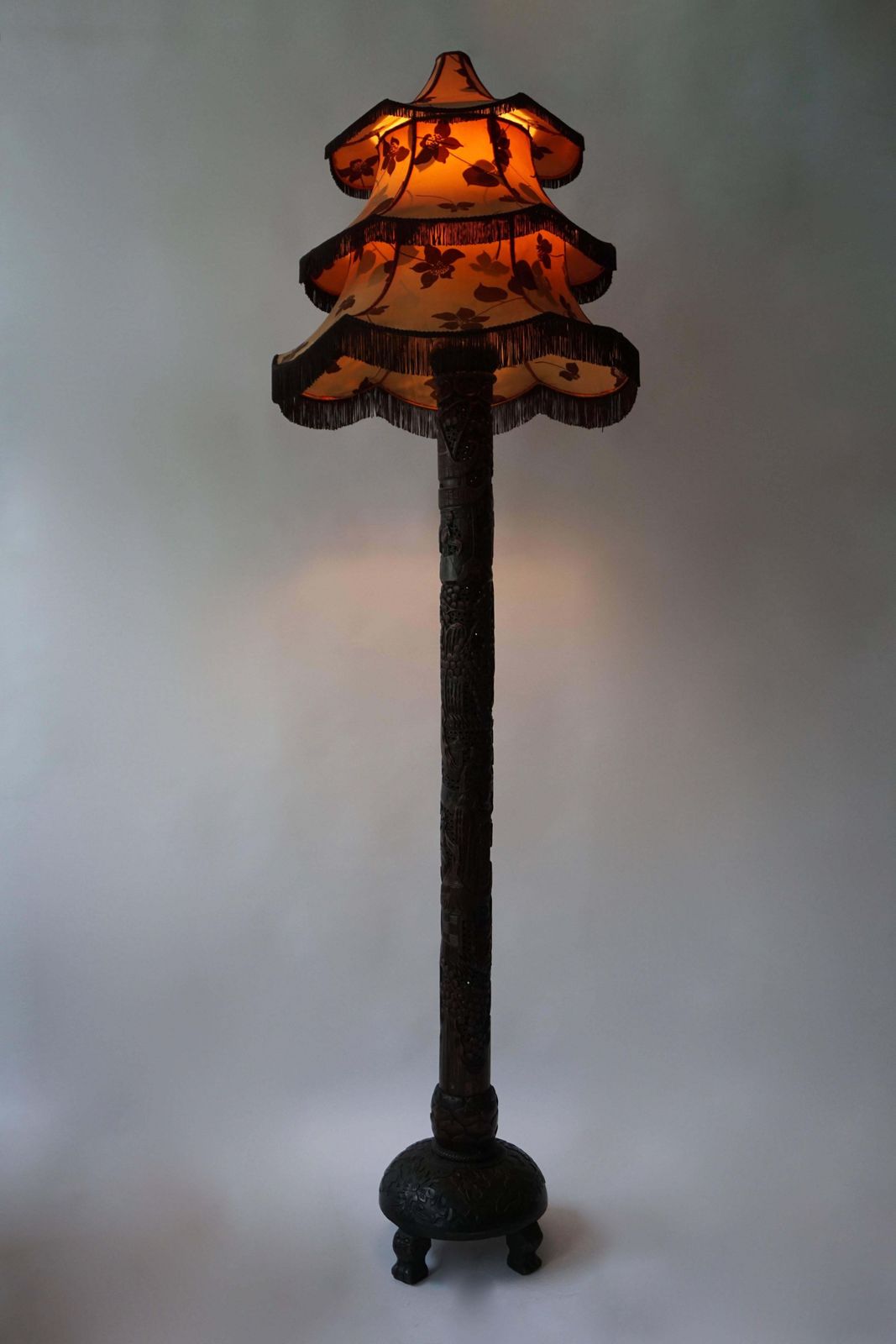 1920s Fine Antique Chinese Carved Floor Lamp With Pagoda Shade photo for sale