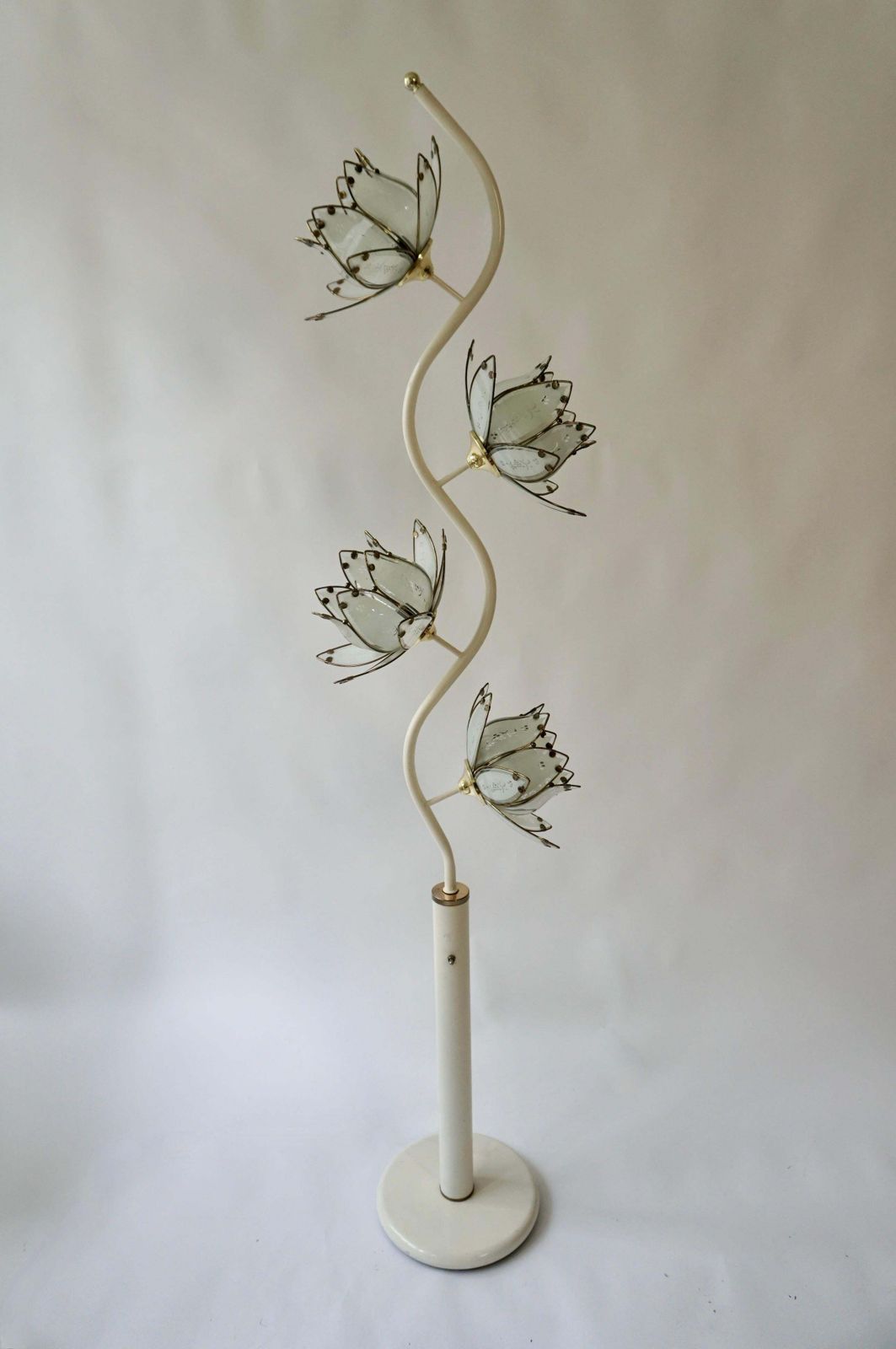 Mid Century Modern Vintage Hollywood Regency White Glass Lotus Flower Floor Lamp photo for sale