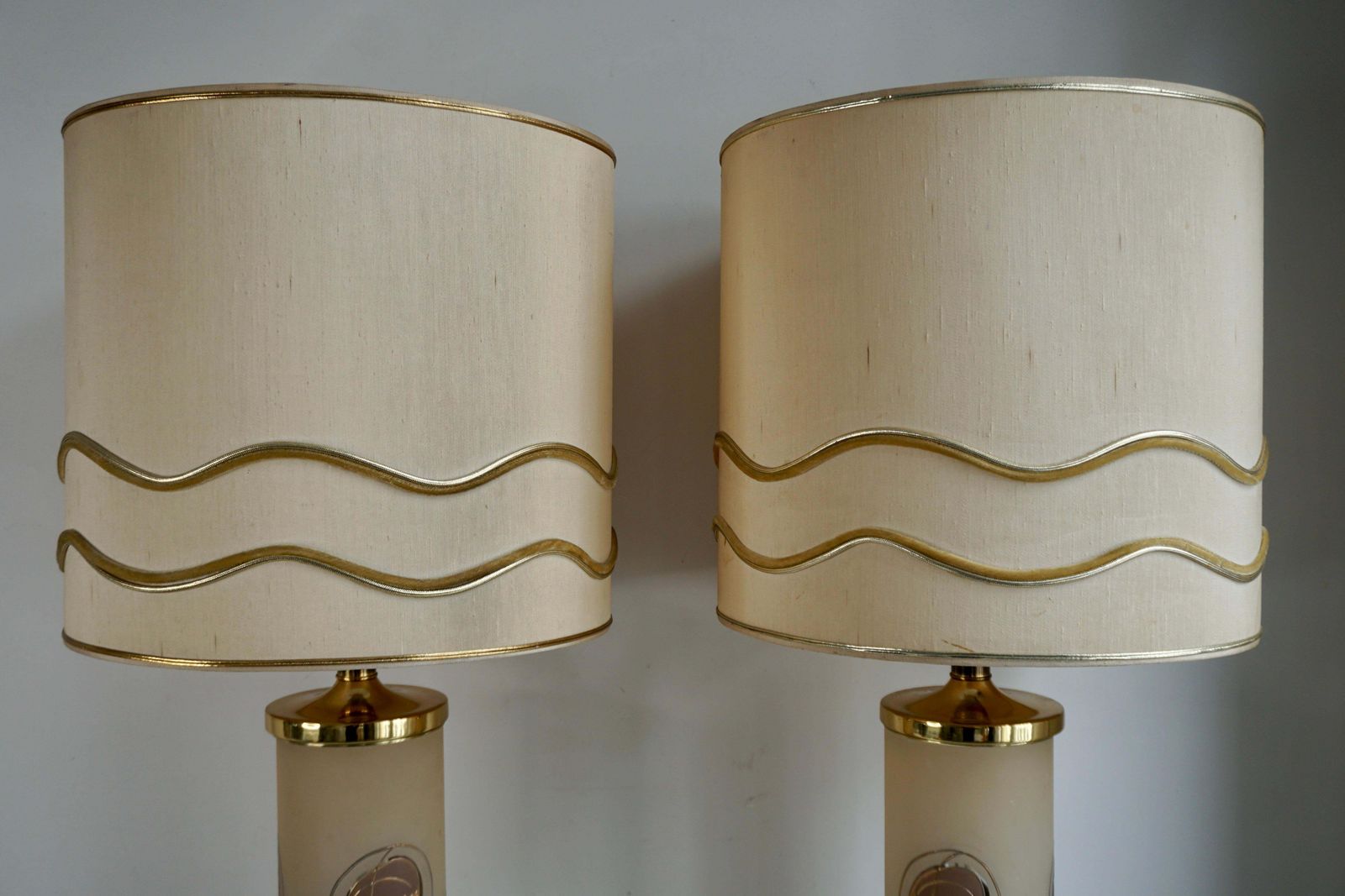 Pair Of 1970s Hollywood Regency Art Glass And Gilt Murano Glass Lamps photo vinterior