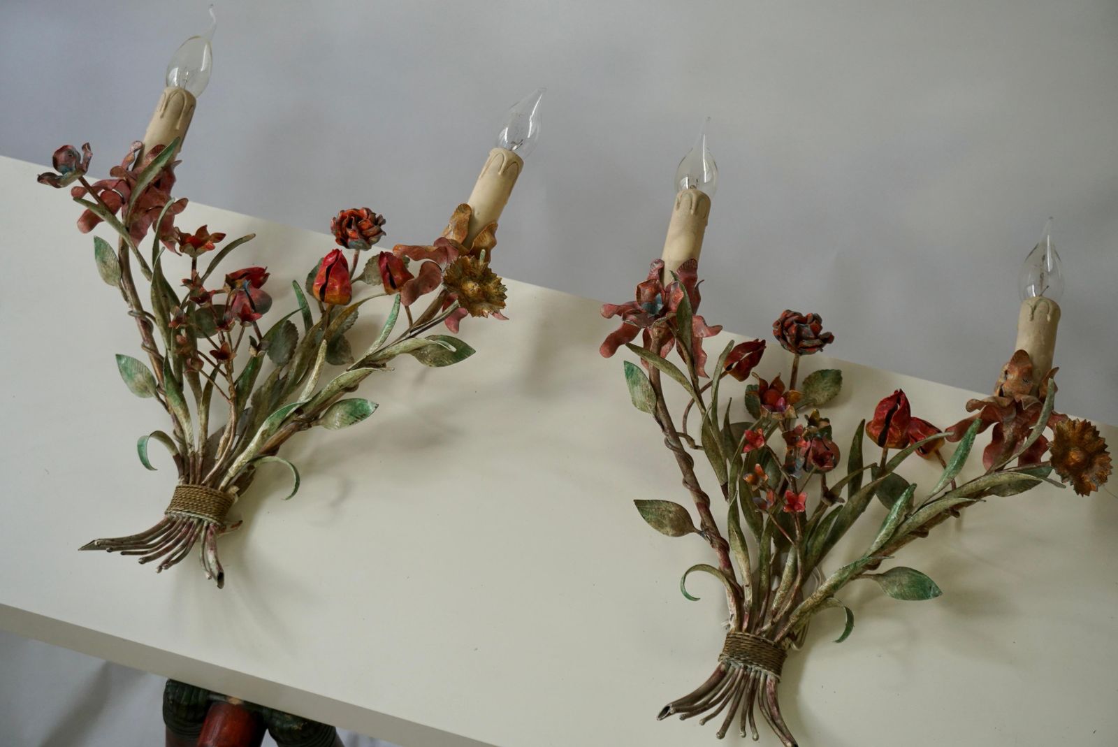 Three Metal Tole Colorful Painted Romantic Roses Flowers Bouquet Wall Lamp Italy photo 1932.0